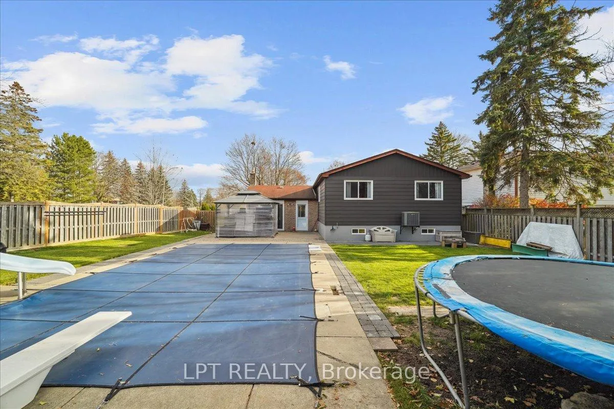 Photo 39 of 26 Wright Crescent S, Caledon, Bolton North — HOMEH