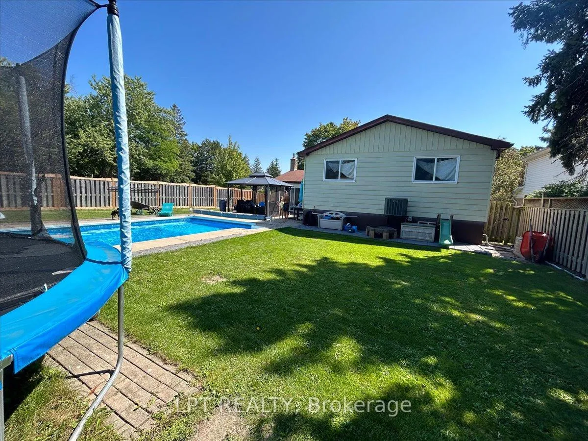 Photo 40 of 26 Wright Crescent S, Caledon, Bolton North — HOMEH