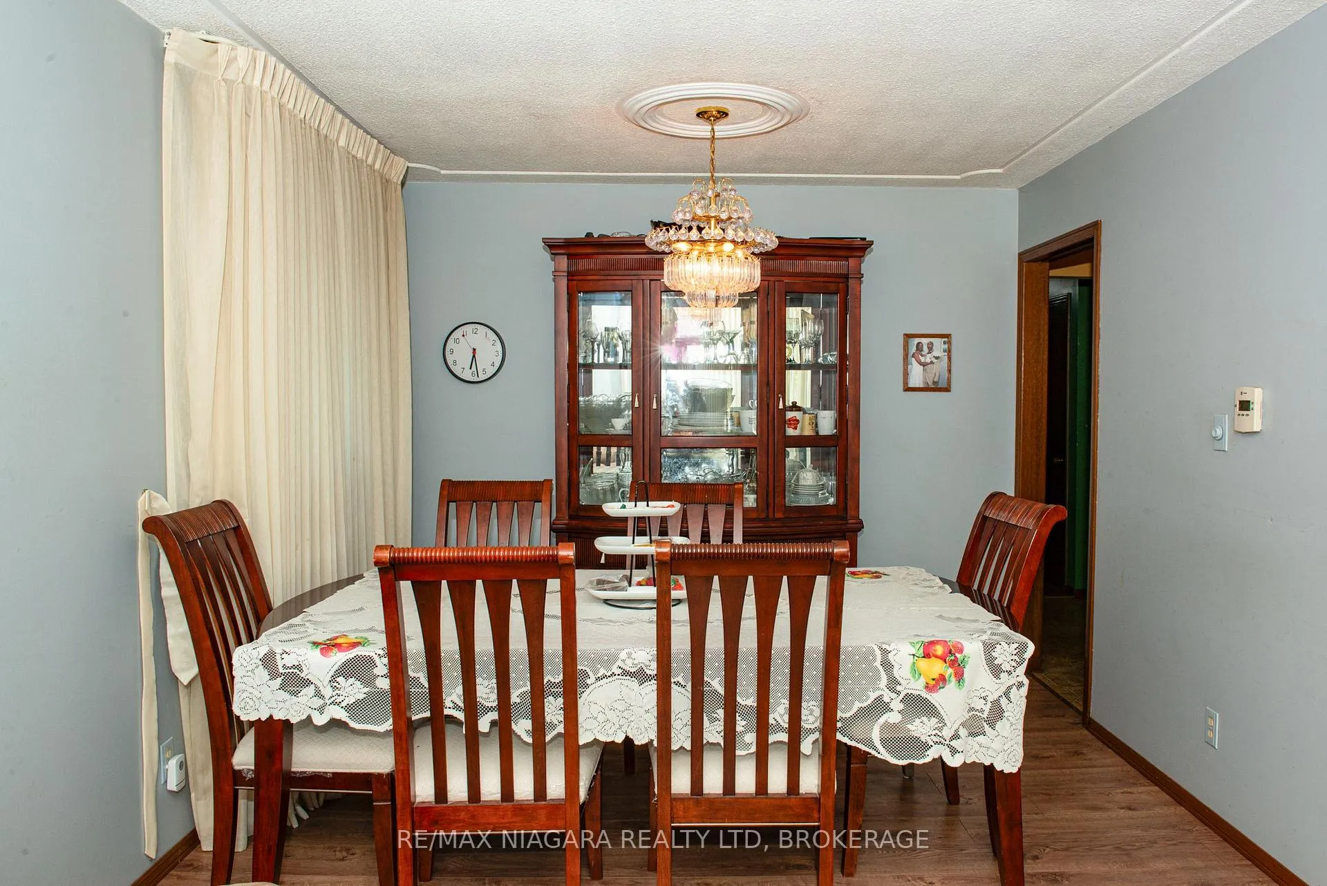 Photo 5 of 38 Roehampton Drive, St. Catharines, Carlton/Bunting — HOMEH