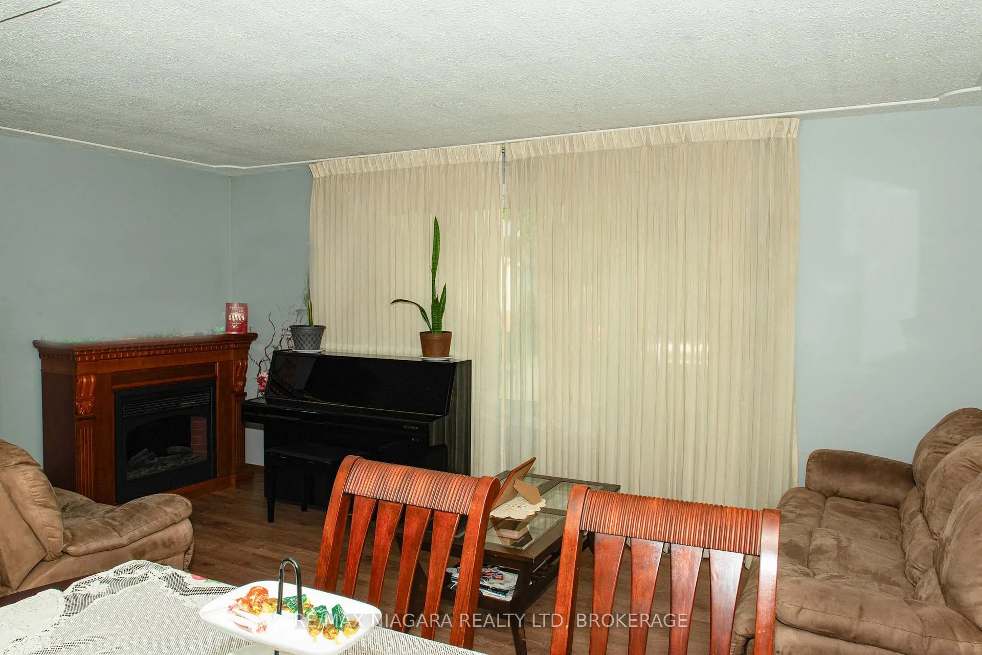 Photo 7 of 38 Roehampton Drive, St. Catharines, Carlton/Bunting — HOMEH