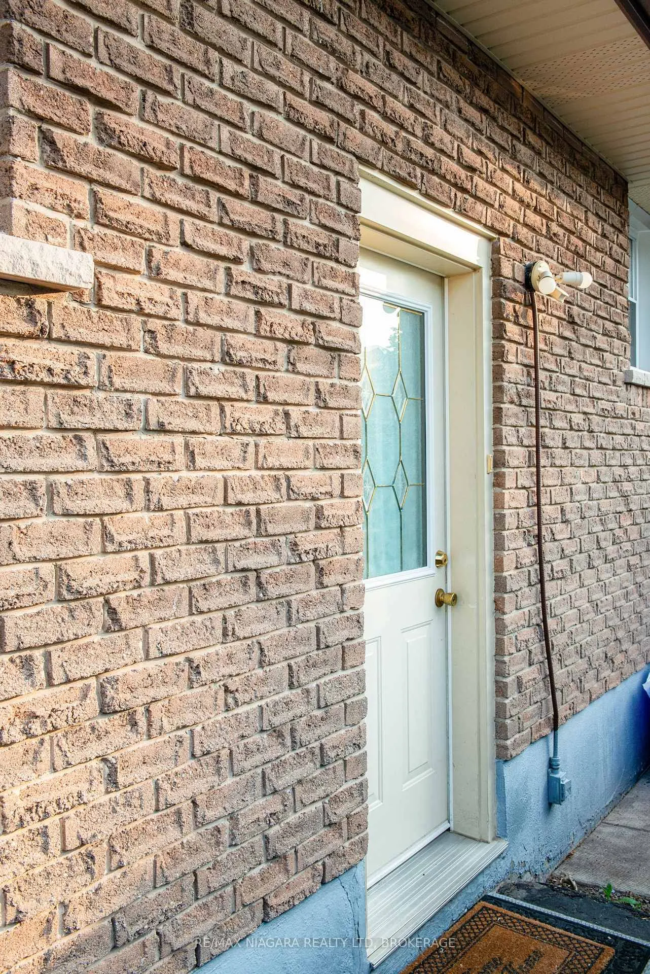 Photo 22 of 38 Roehampton Drive, St. Catharines, Carlton/Bunting — HOMEH