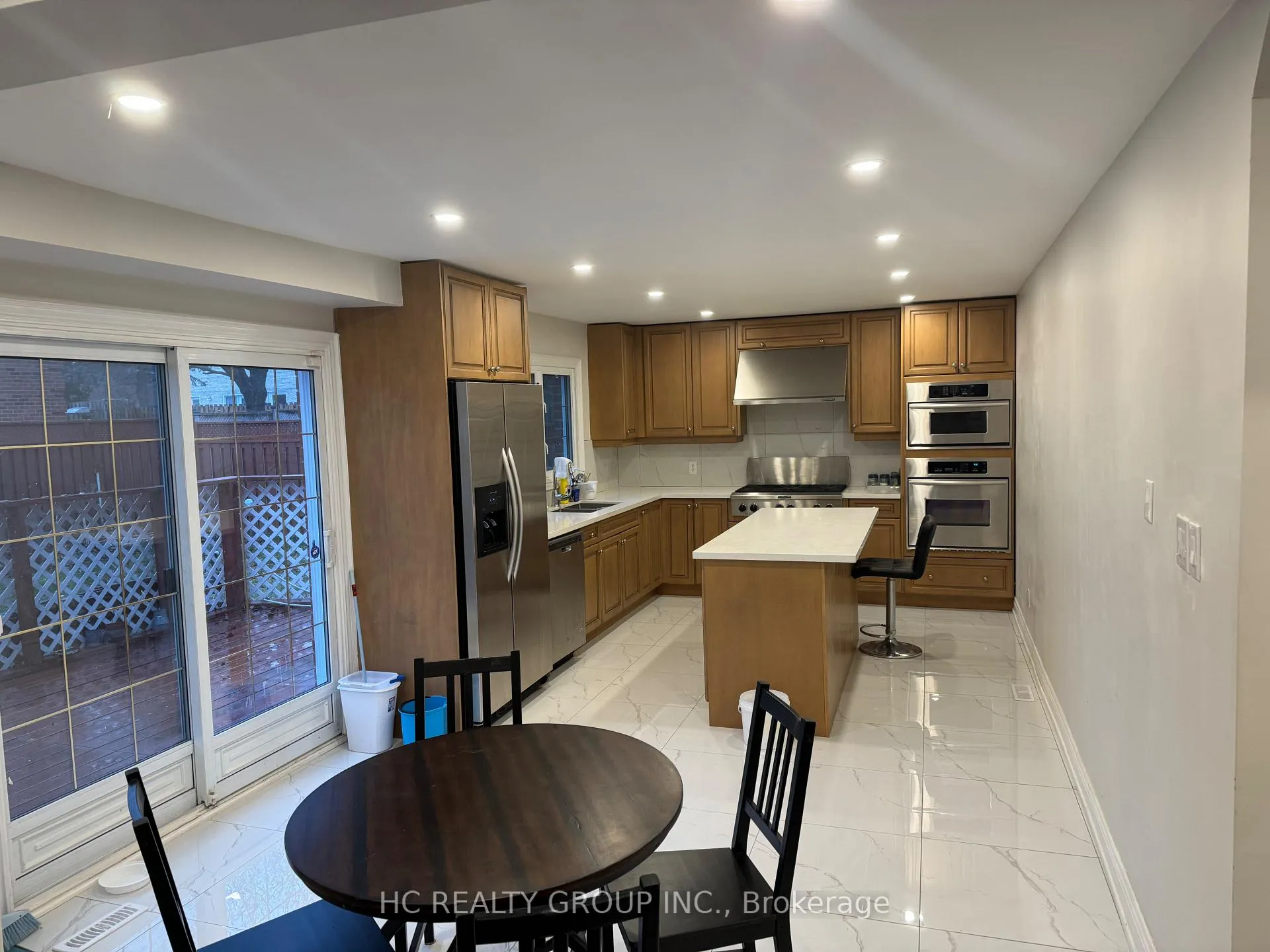 Photo 4 of Main 2 Barker Court, Markham, Sherwood-Amberglen — HOMEH