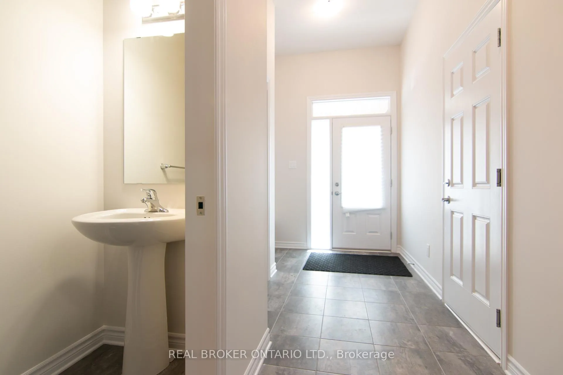 Photo 2 of 1022 Kijik Crescent, Ottawa, Blossom Park/Kemp Park/Findlay Creek — HOMEH