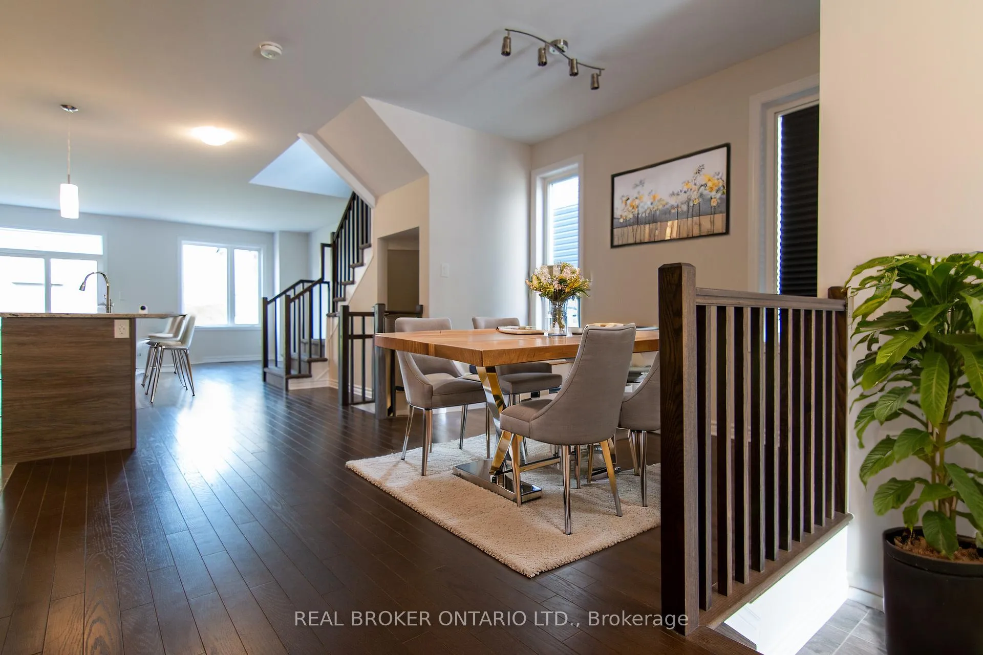 Photo 3 of 1022 Kijik Crescent, Ottawa, Blossom Park/Kemp Park/Findlay Creek — HOMEH