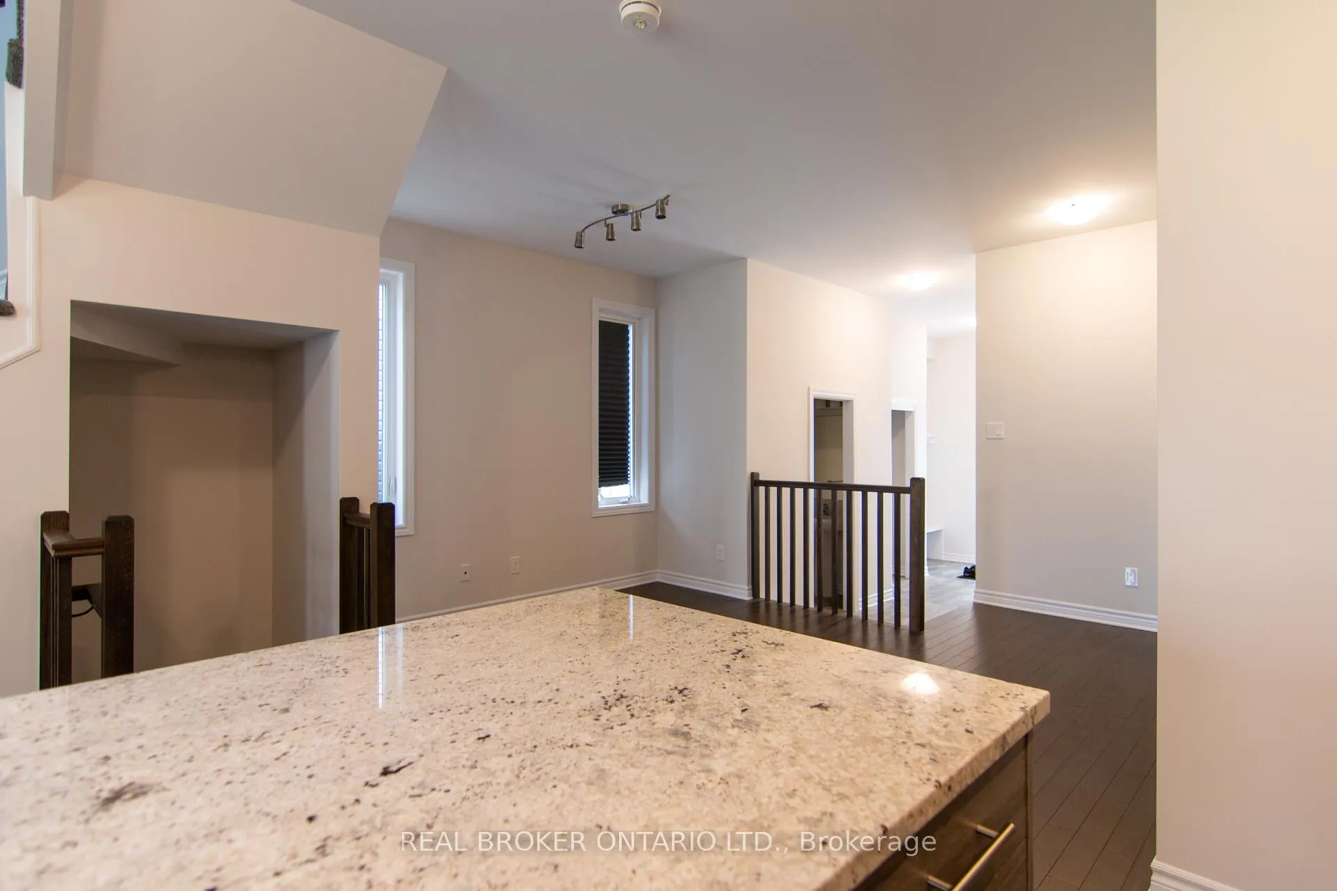 Photo 4 of 1022 Kijik Crescent, Ottawa, Blossom Park/Kemp Park/Findlay Creek — HOMEH