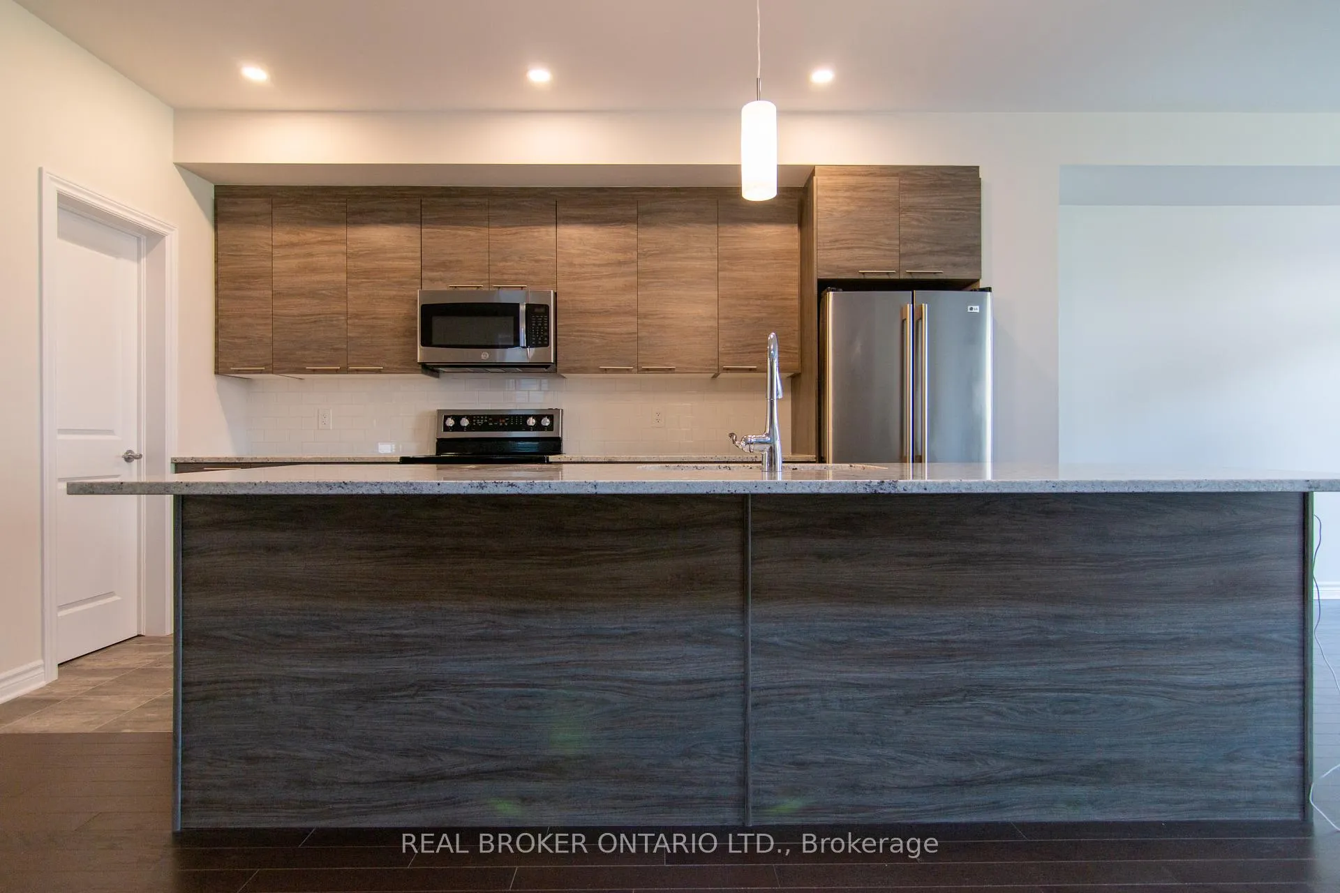 Photo 7 of 1022 Kijik Crescent, Ottawa, Blossom Park/Kemp Park/Findlay Creek — HOMEH