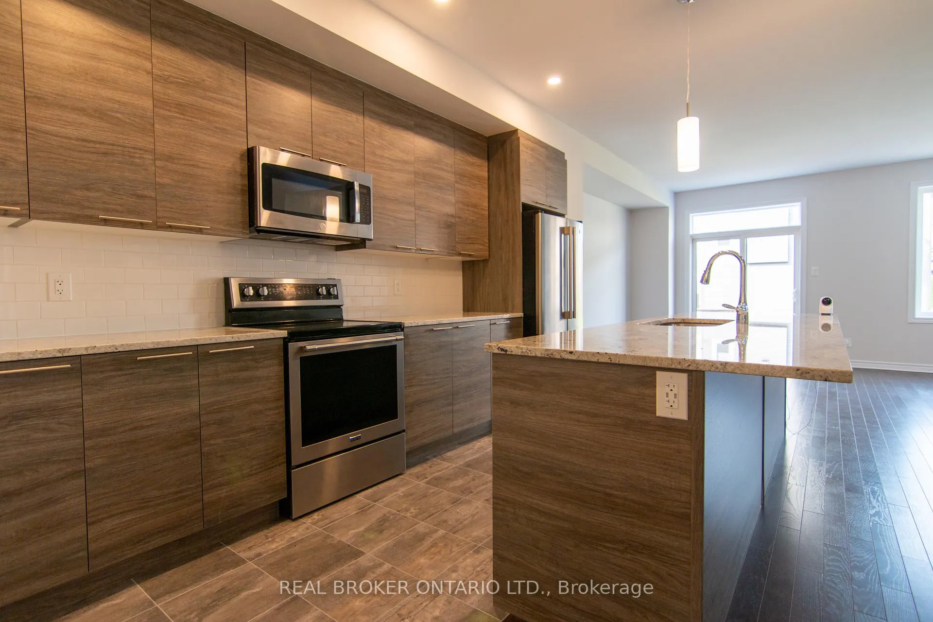 Photo 8 of 1022 Kijik Crescent, Ottawa, Blossom Park/Kemp Park/Findlay Creek — HOMEH