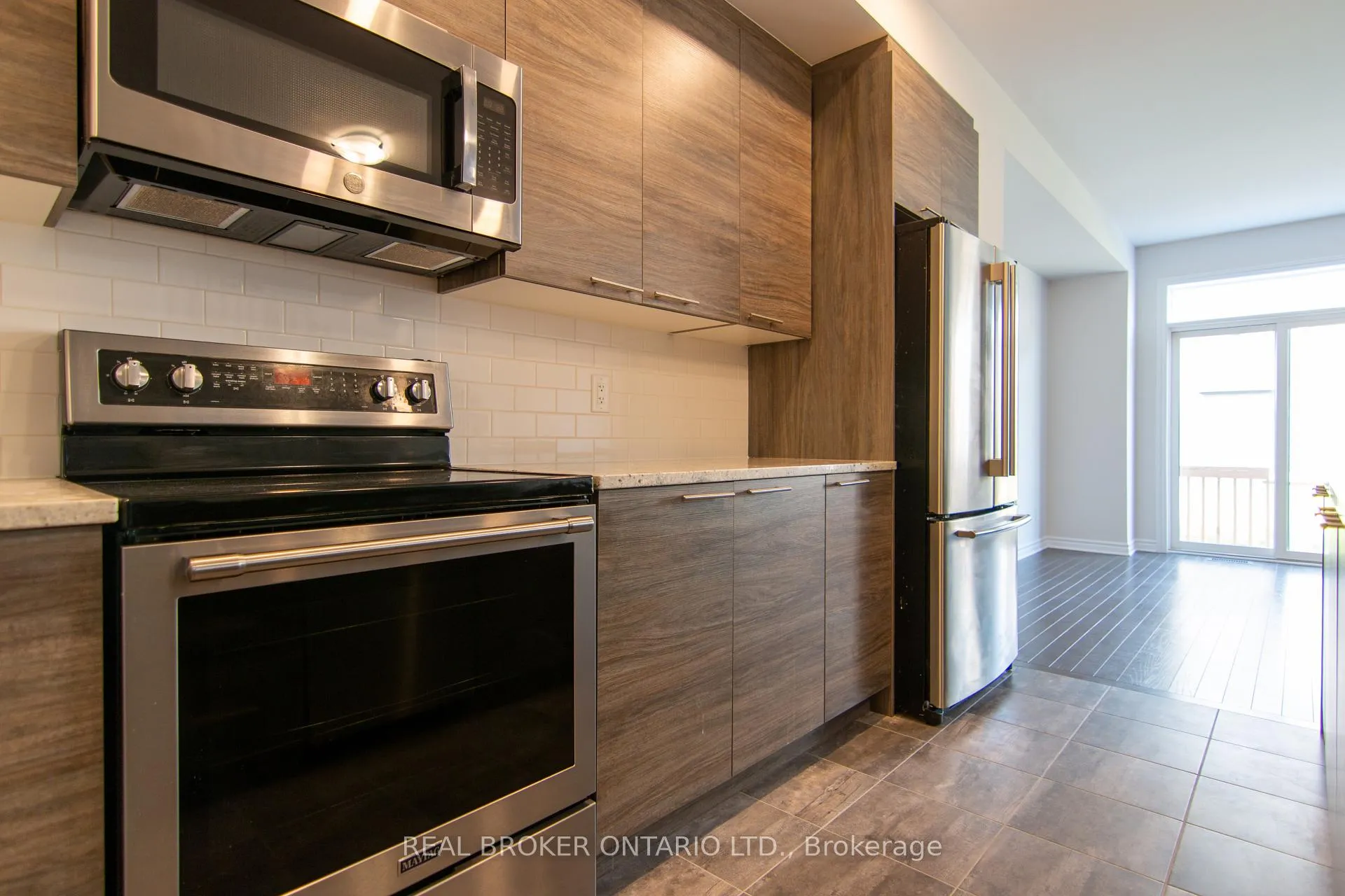 Photo 9 of 1022 Kijik Crescent, Ottawa, Blossom Park/Kemp Park/Findlay Creek — HOMEH