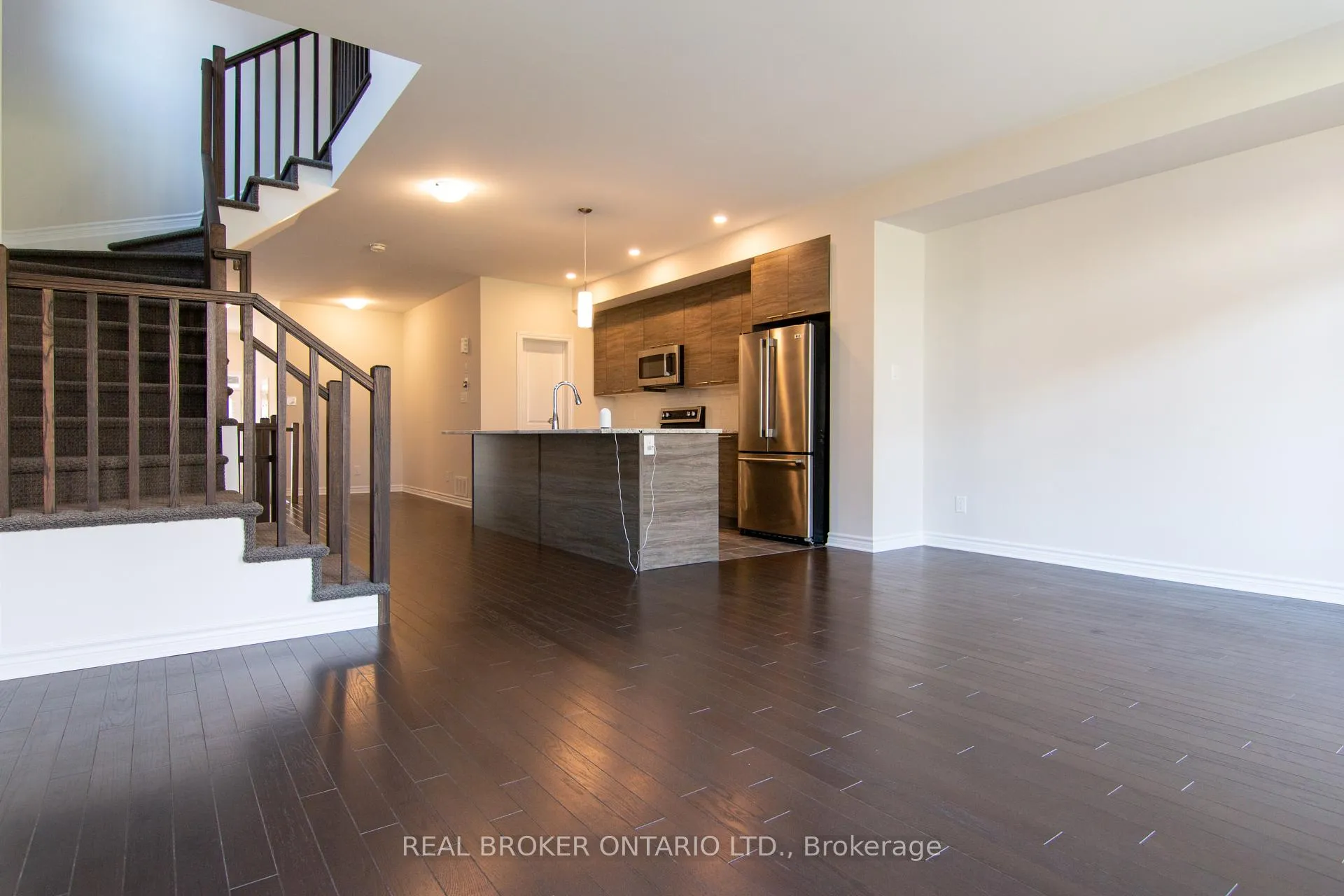Photo 13 of 1022 Kijik Crescent, Ottawa, Blossom Park/Kemp Park/Findlay Creek — HOMEH