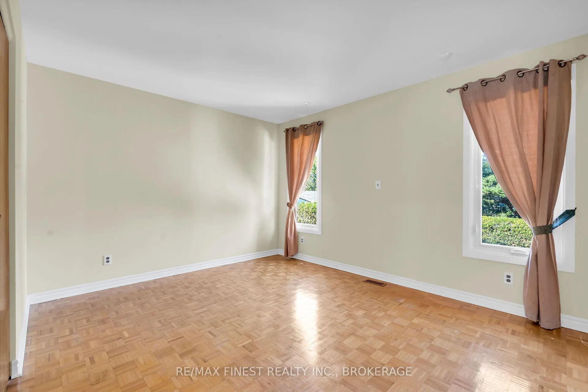 Photo 16 of 7 Huff Avenue, Loyalist, Amherstview — HOMEH