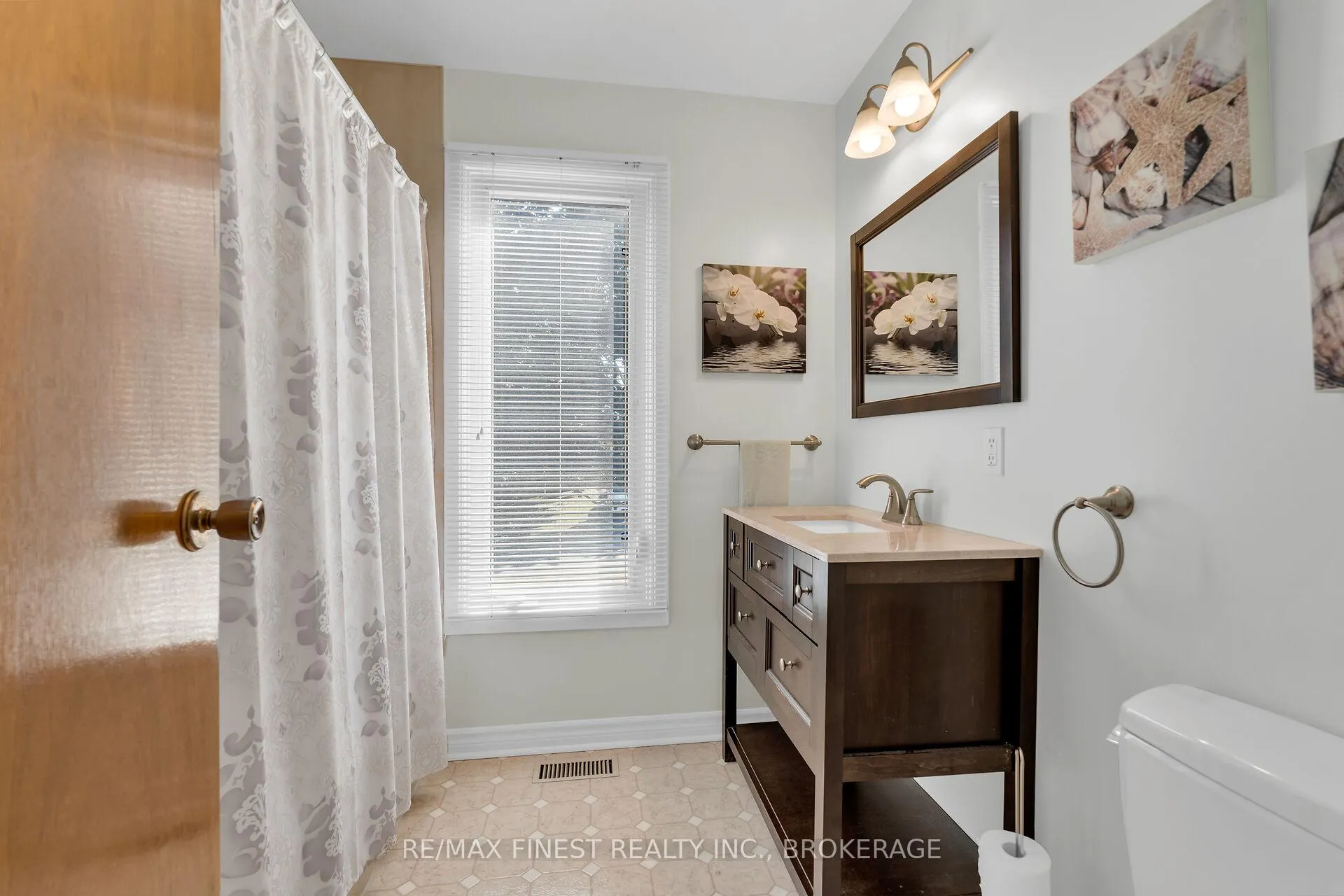 Photo 19 of 7 Huff Avenue, Loyalist, Amherstview — HOMEH
