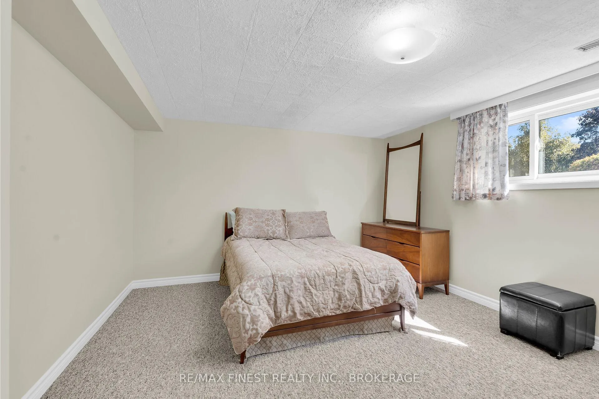 Photo 27 of 7 Huff Avenue, Loyalist, Amherstview — HOMEH