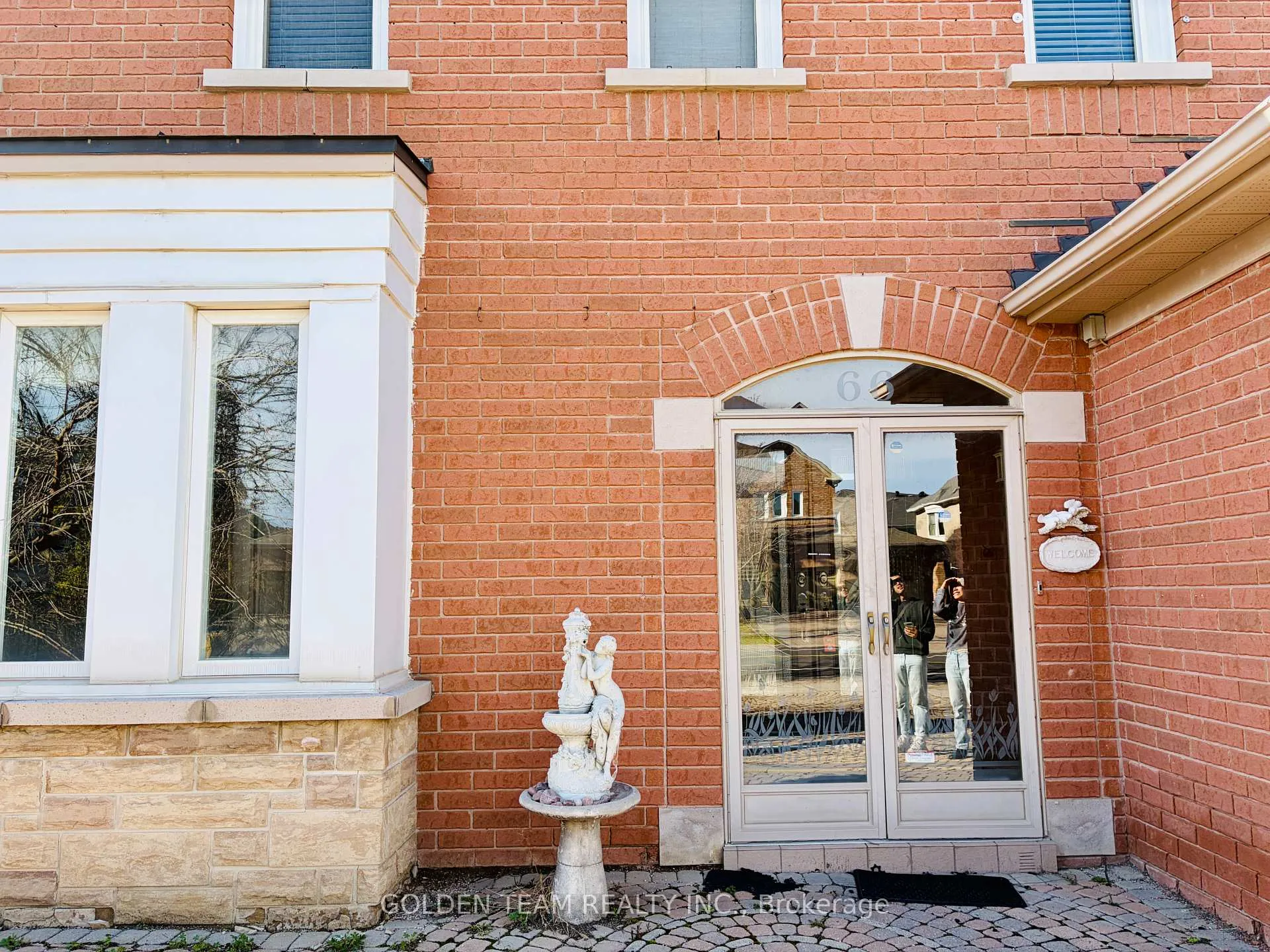 Photo 3 of 66 Macrill Road, Markham, Cachet — HOMEH
