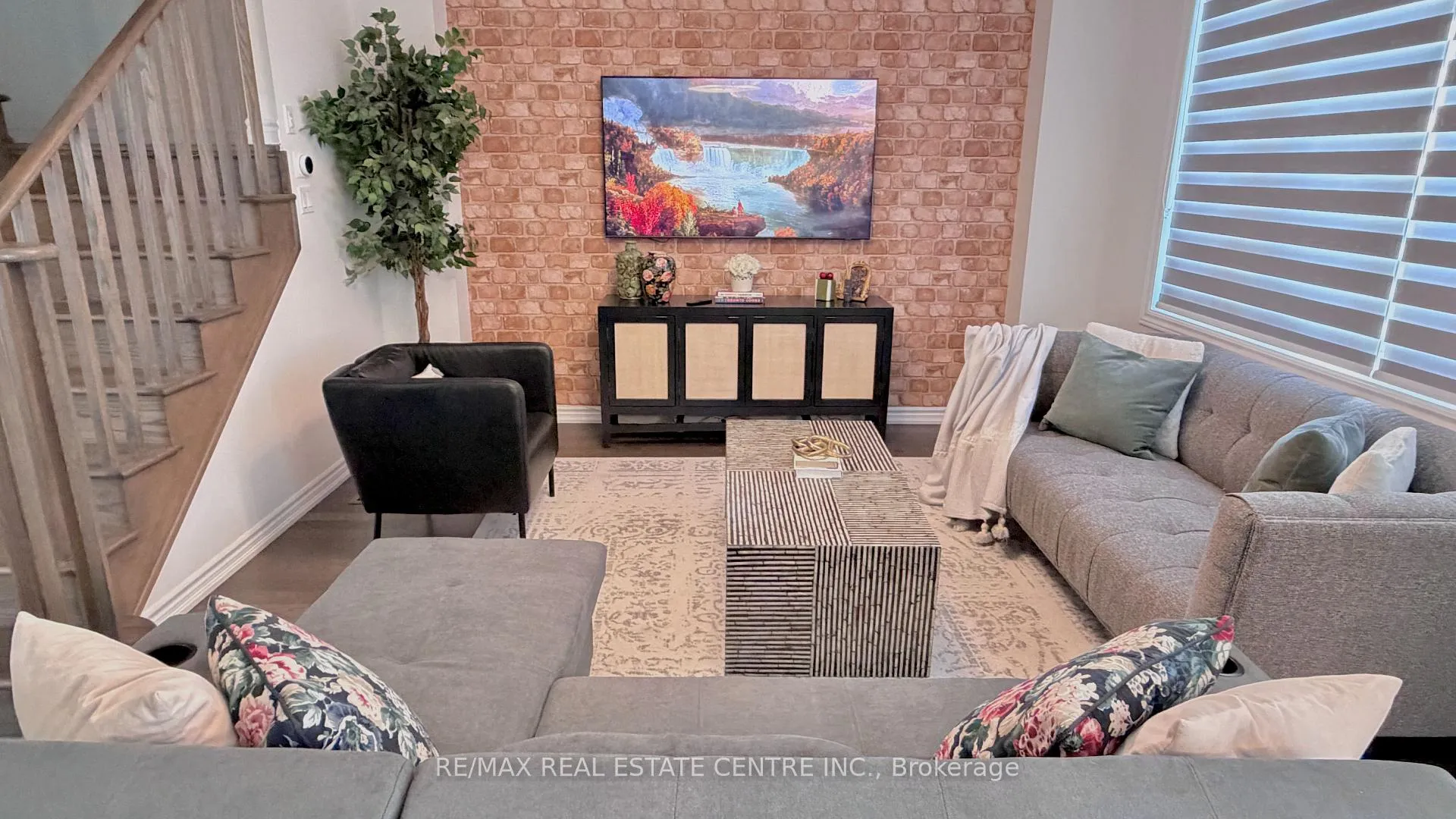 Photo 6 of 15 Charm Place, Thorold, Rolling Meadows — HOMEH