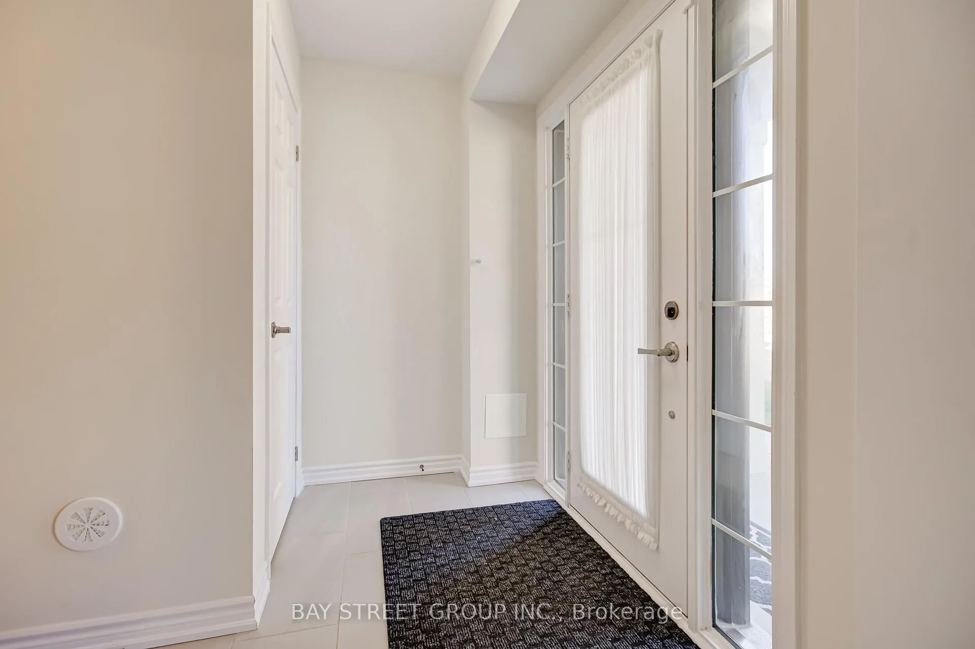 Photo 4 of 35 George Peach Avenue, Markham, Victoria Square — HOMEH