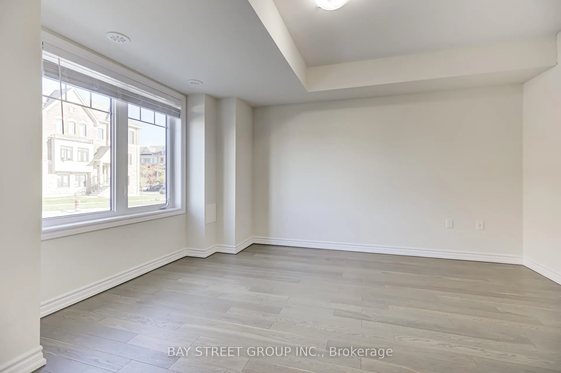 Photo 6 of 35 George Peach Avenue, Markham, Victoria Square — HOMEH
