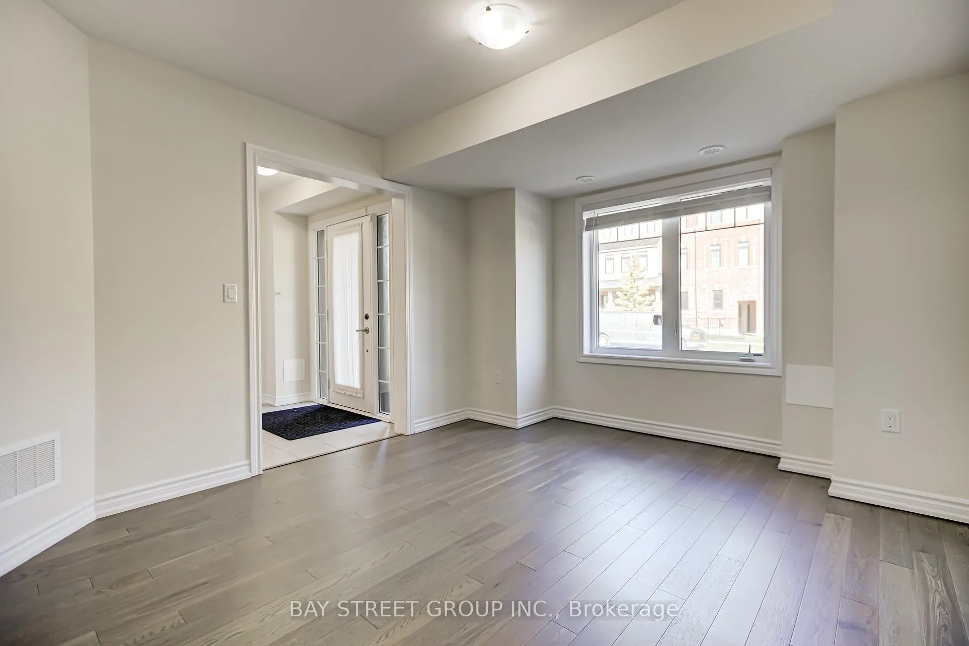 Photo 7 of 35 George Peach Avenue, Markham, Victoria Square — HOMEH