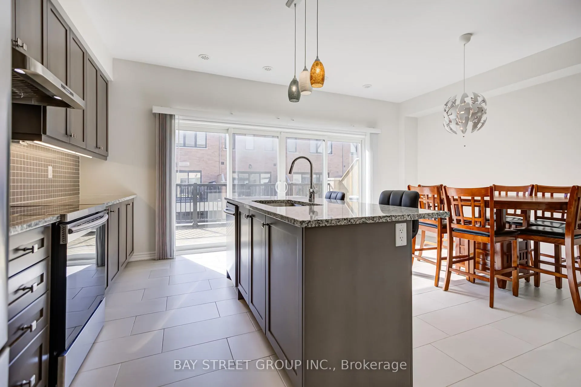 Photo 16 of 35 George Peach Avenue, Markham, Victoria Square — HOMEH