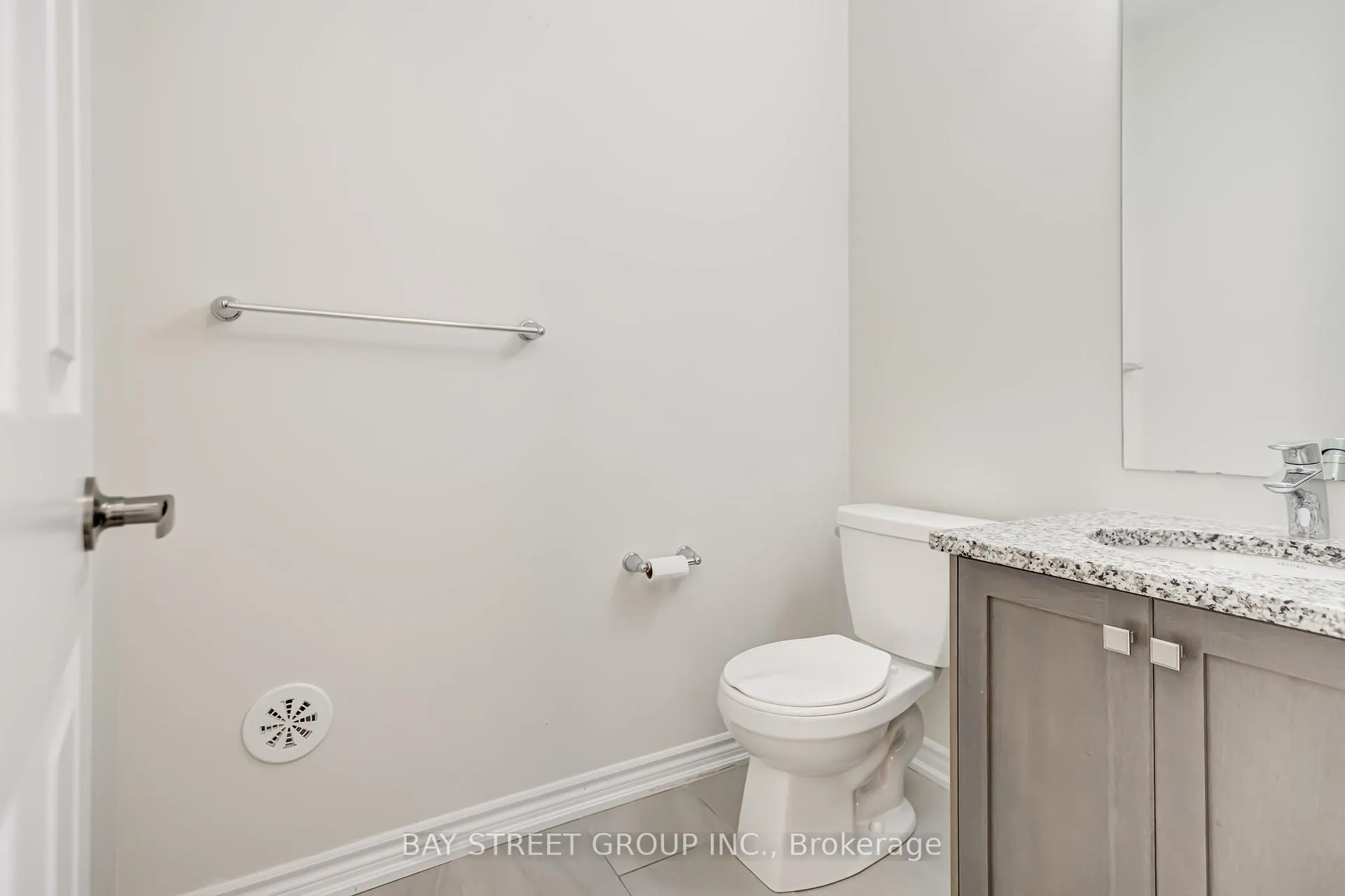 Photo 20 of 35 George Peach Avenue, Markham, Victoria Square — HOMEH