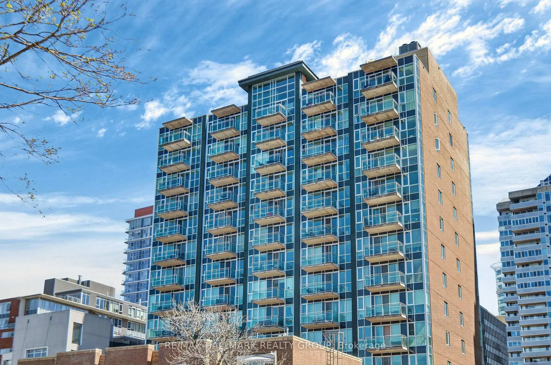Front of Unit 1401, 134 York Street