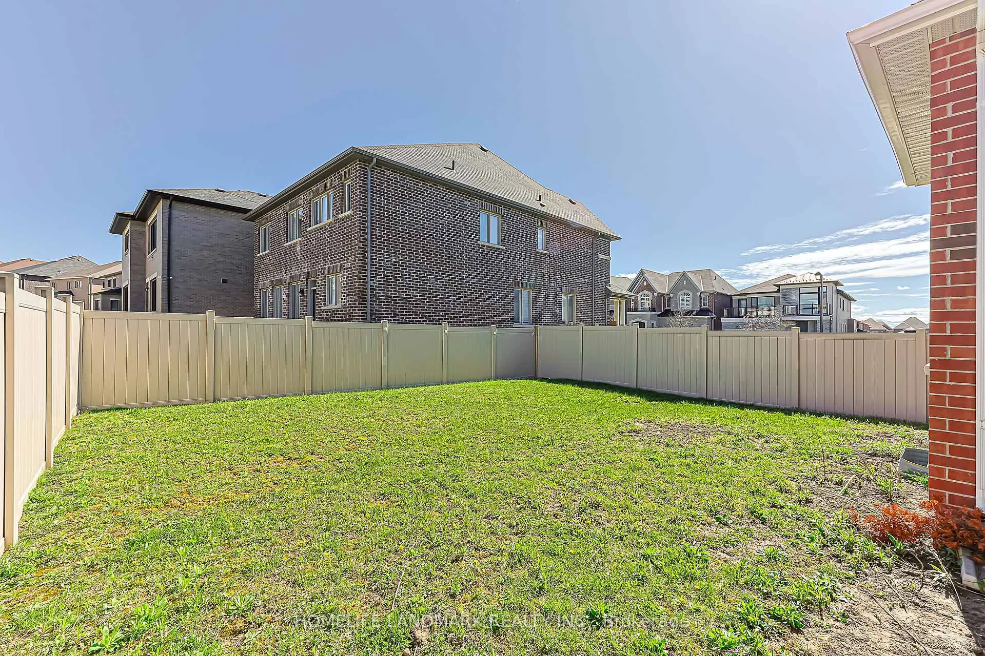 Photo 49 of 205 Conklin Crescent, Aurora, Rural Aurora — HOMEH