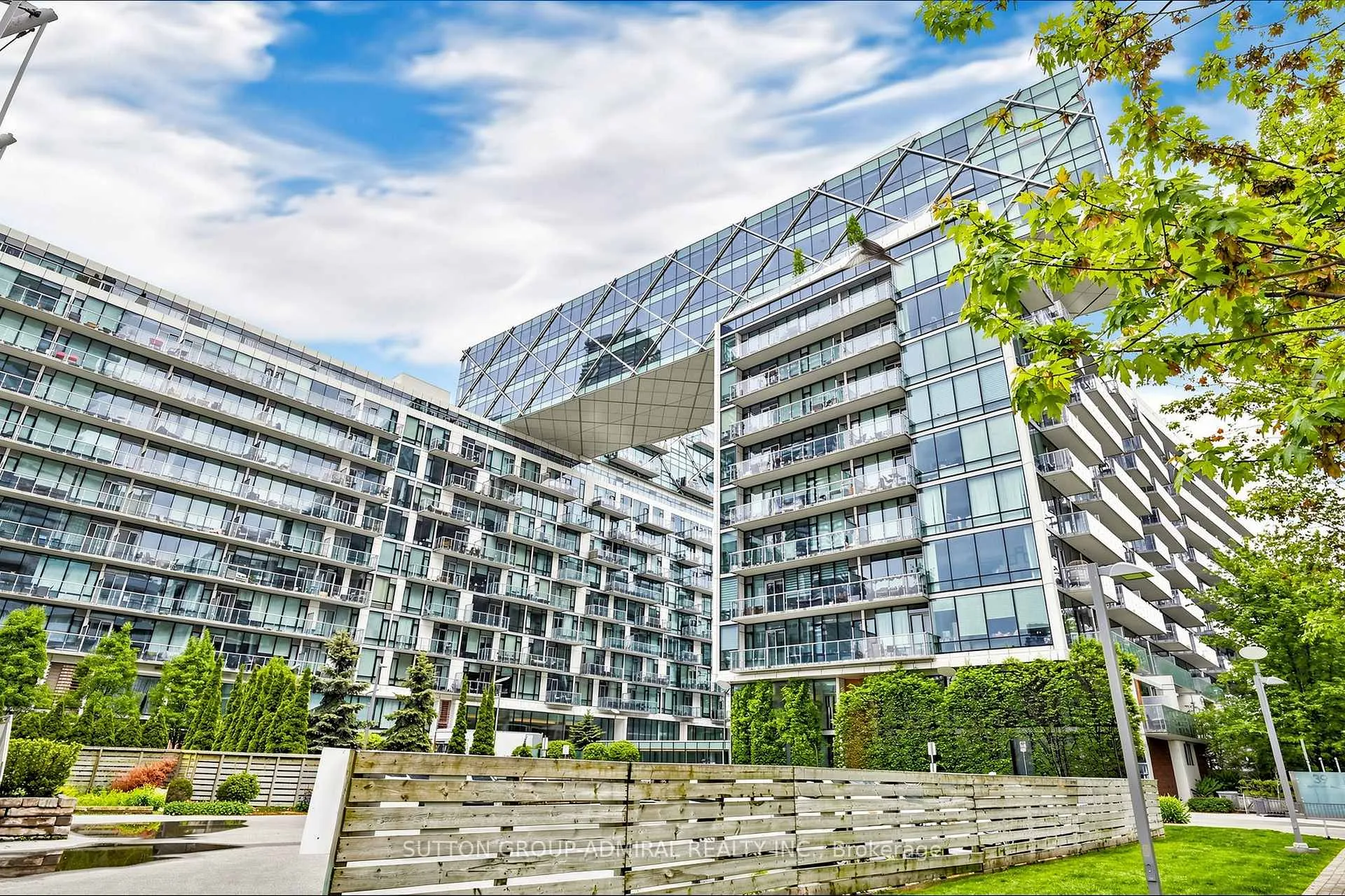 Photo 2 of Unit TH115, 39 Queens Quay E, Toronto, Waterfront Communities — HOMEH