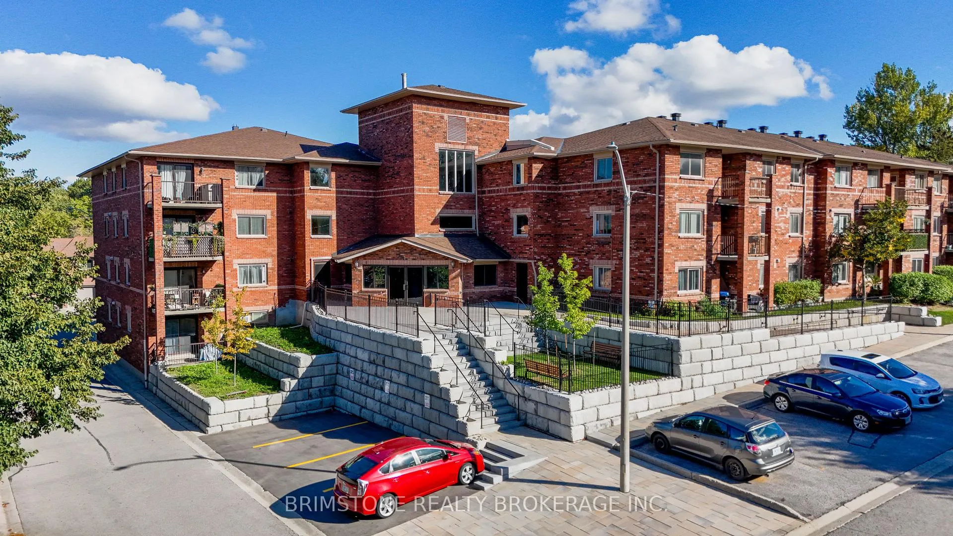 Photo 2 of Unit 312, 1 Quail Crescent, Barrie, Ardagh — HOMEH