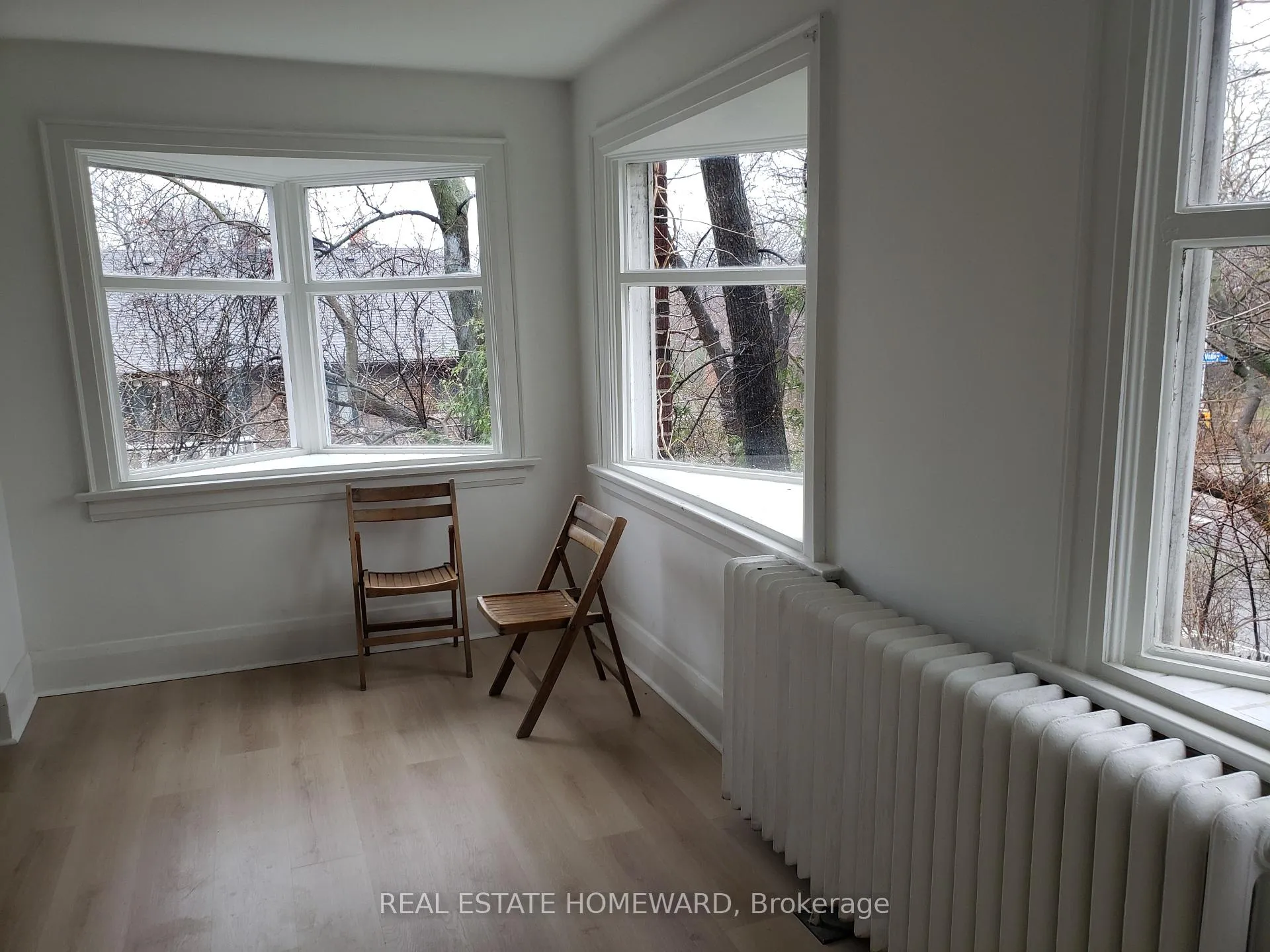 Photo 3 of Unit 2A, 435 Parkside Drive, Toronto, High Park-Swansea — HOMEH