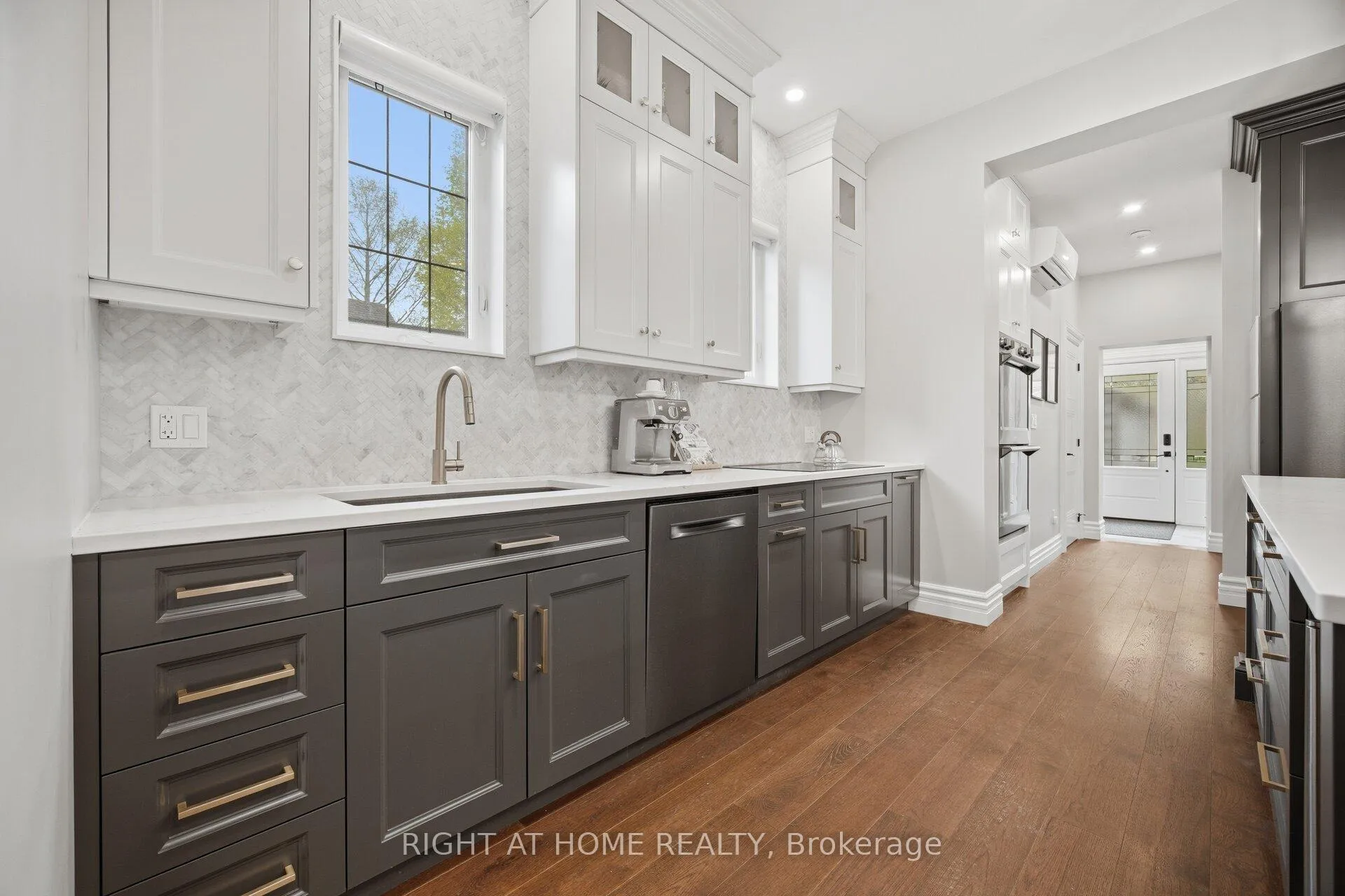 Photo 14 of 56 Chestnut Avenue, Brantford — HOMEH