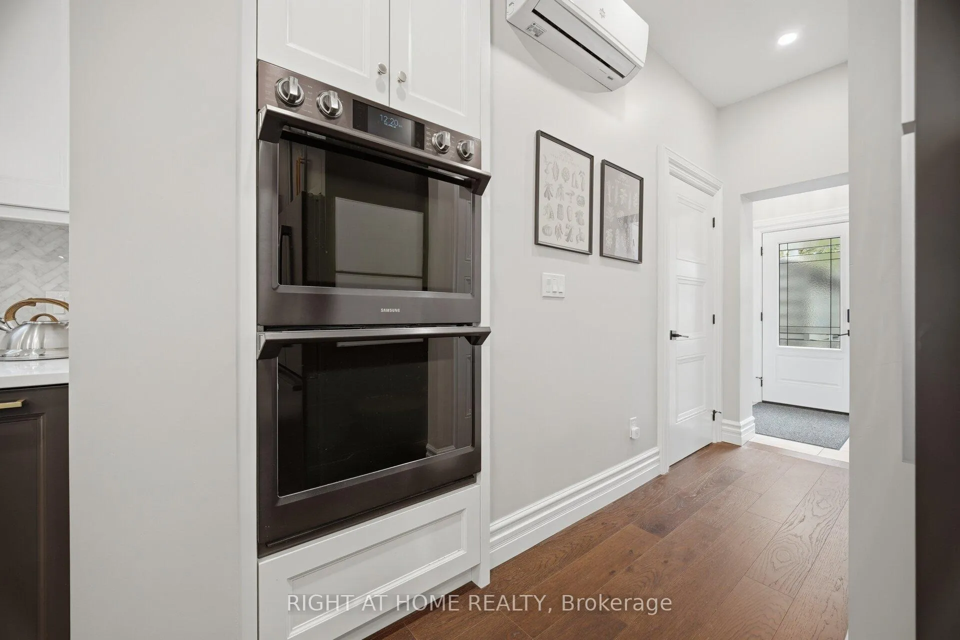 Photo 17 of 56 Chestnut Avenue, Brantford — HOMEH
