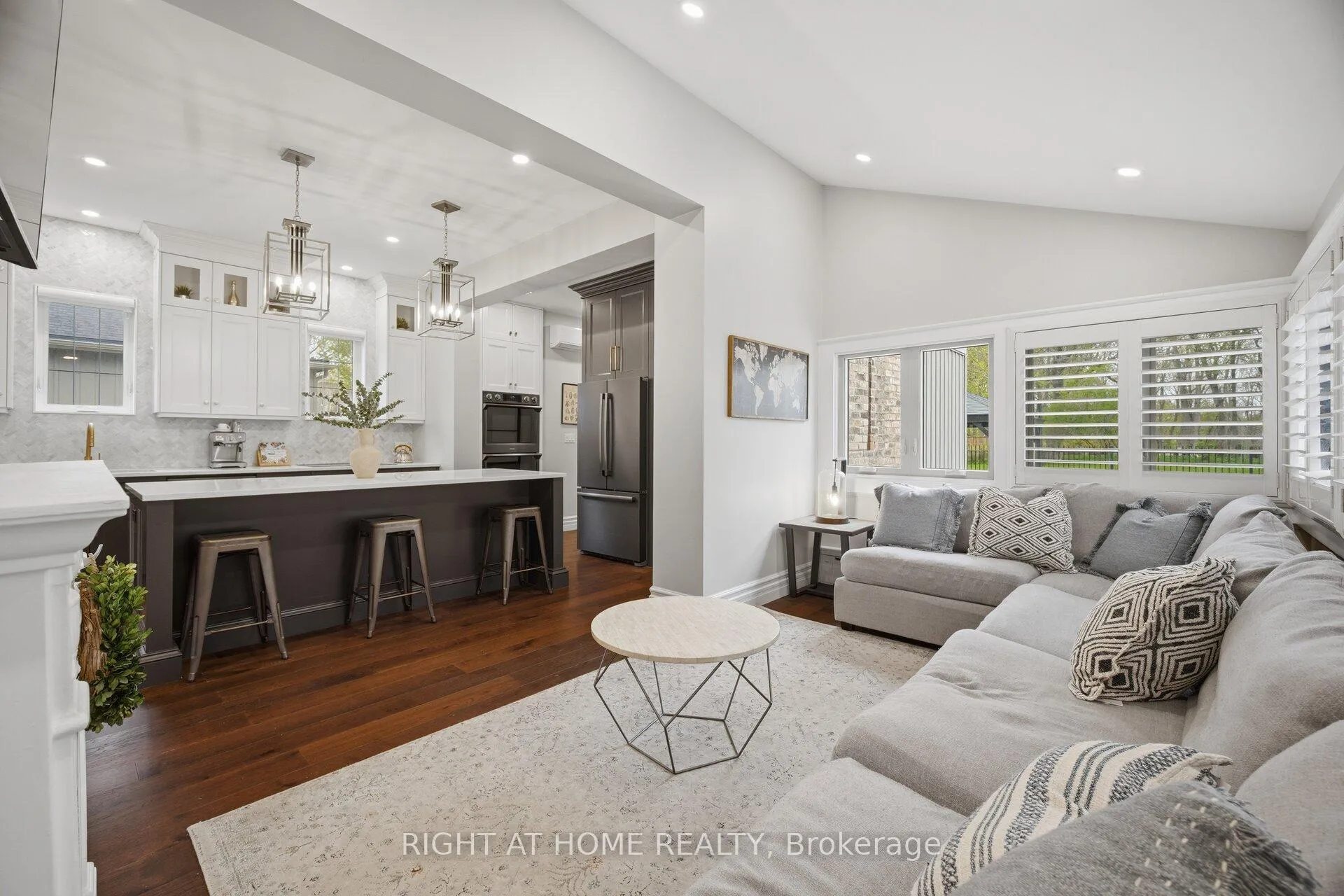 Photo 23 of 56 Chestnut Avenue, Brantford — HOMEH