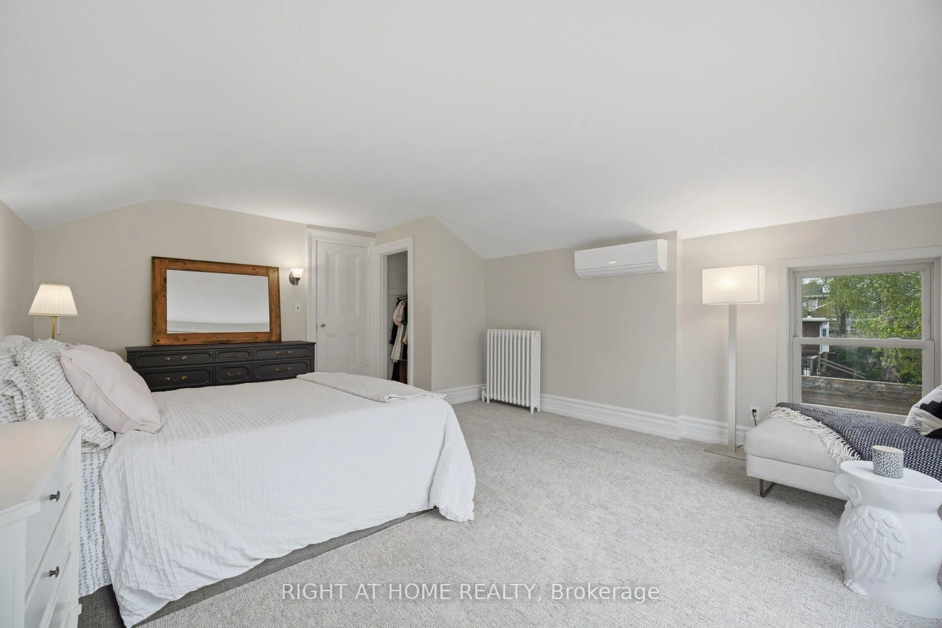 Photo 34 of 56 Chestnut Avenue, Brantford — HOMEH