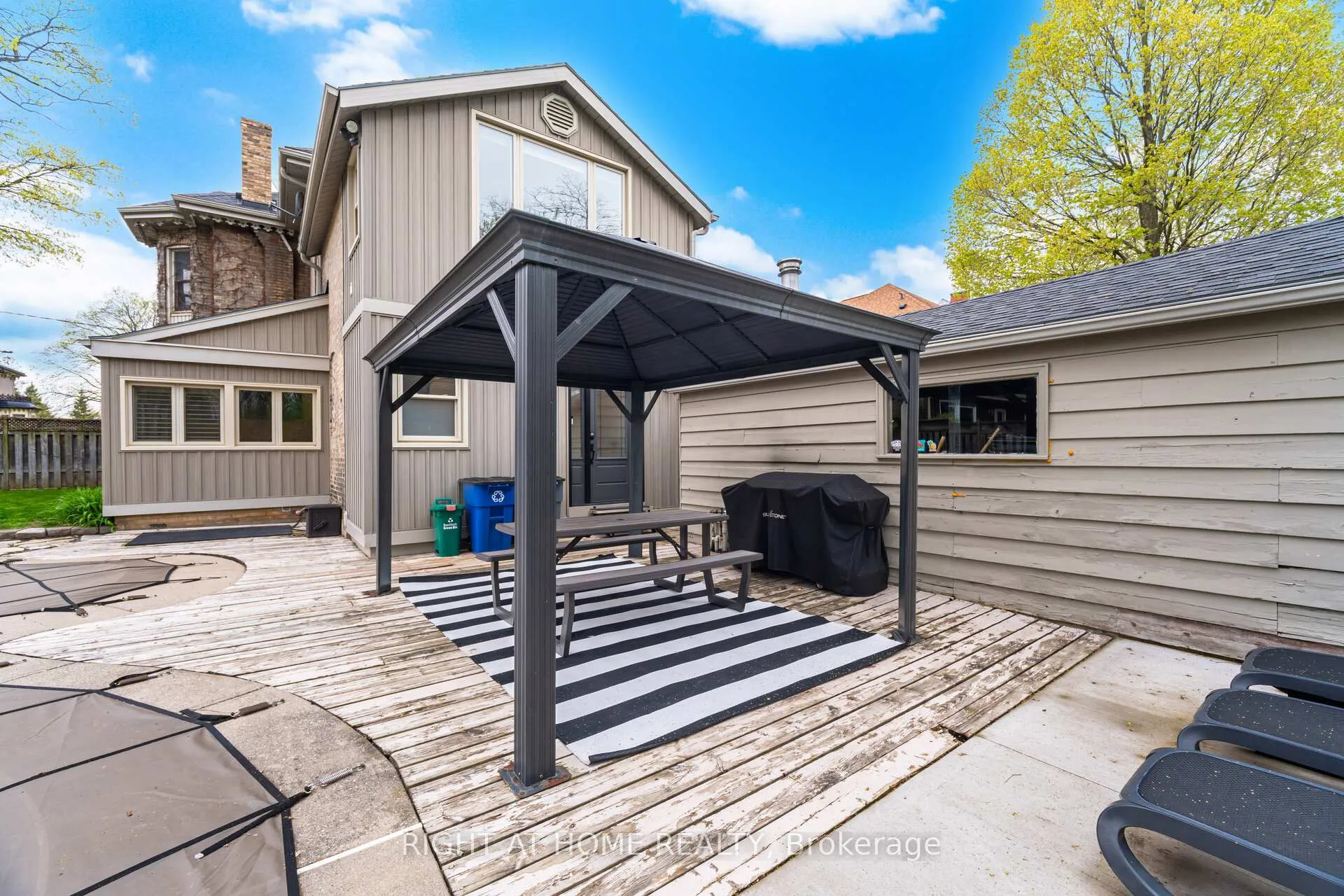 Photo 45 of 56 Chestnut Avenue, Brantford — HOMEH