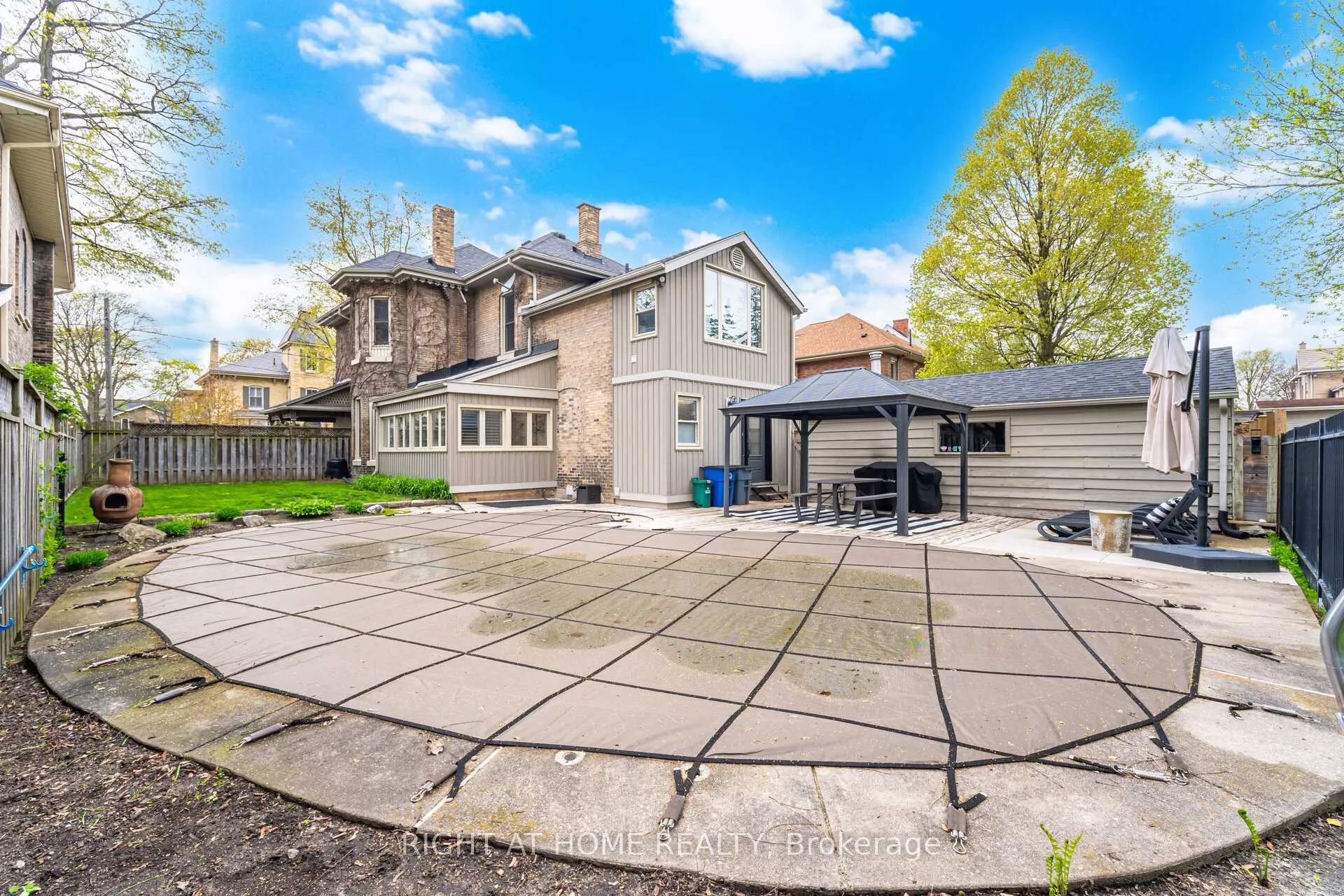 Photo 46 of 56 Chestnut Avenue, Brantford — HOMEH