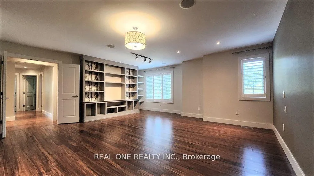 Photo 15 of 531 Jeanette Drive, Oakville, West — HOMEH
