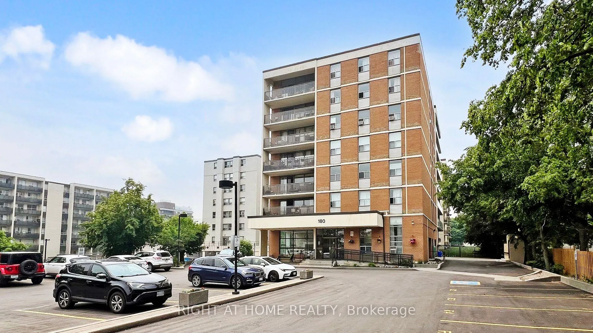 Photo 2 of Unit 607, 180 Dudley Avenue, Markham, Thornhill — HOMEH
