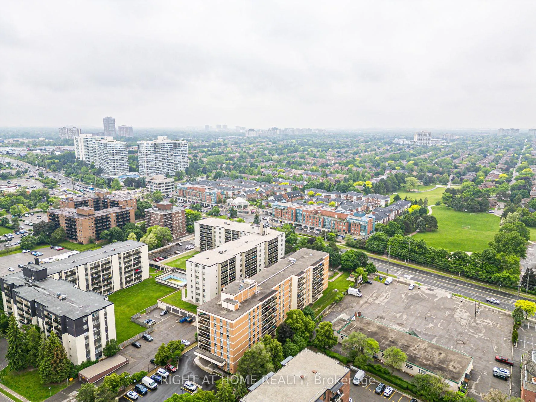 Photo 3 of Unit 607, 180 Dudley Avenue, Markham, Thornhill — HOMEH