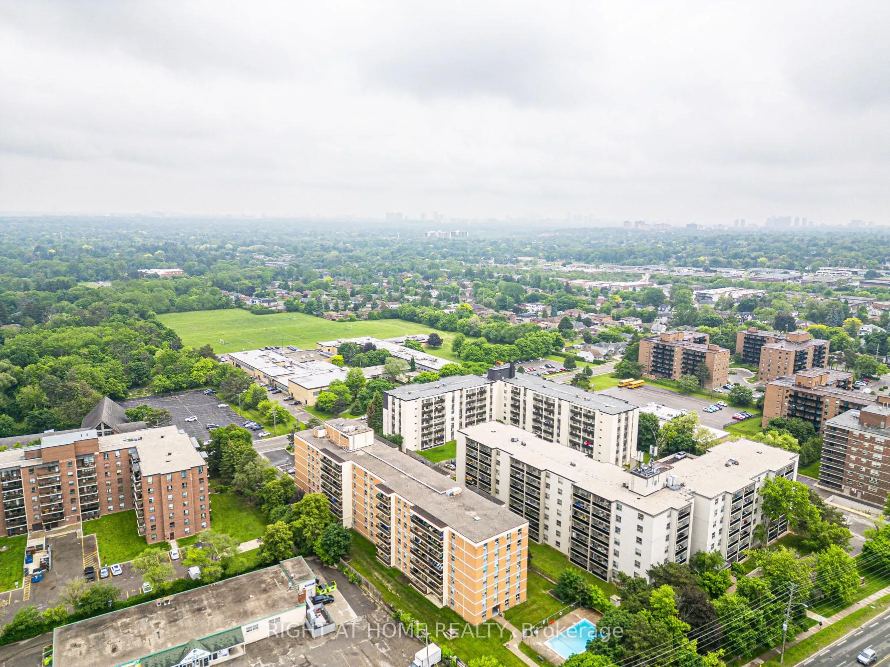 Photo 4 of Unit 607, 180 Dudley Avenue, Markham, Thornhill — HOMEH