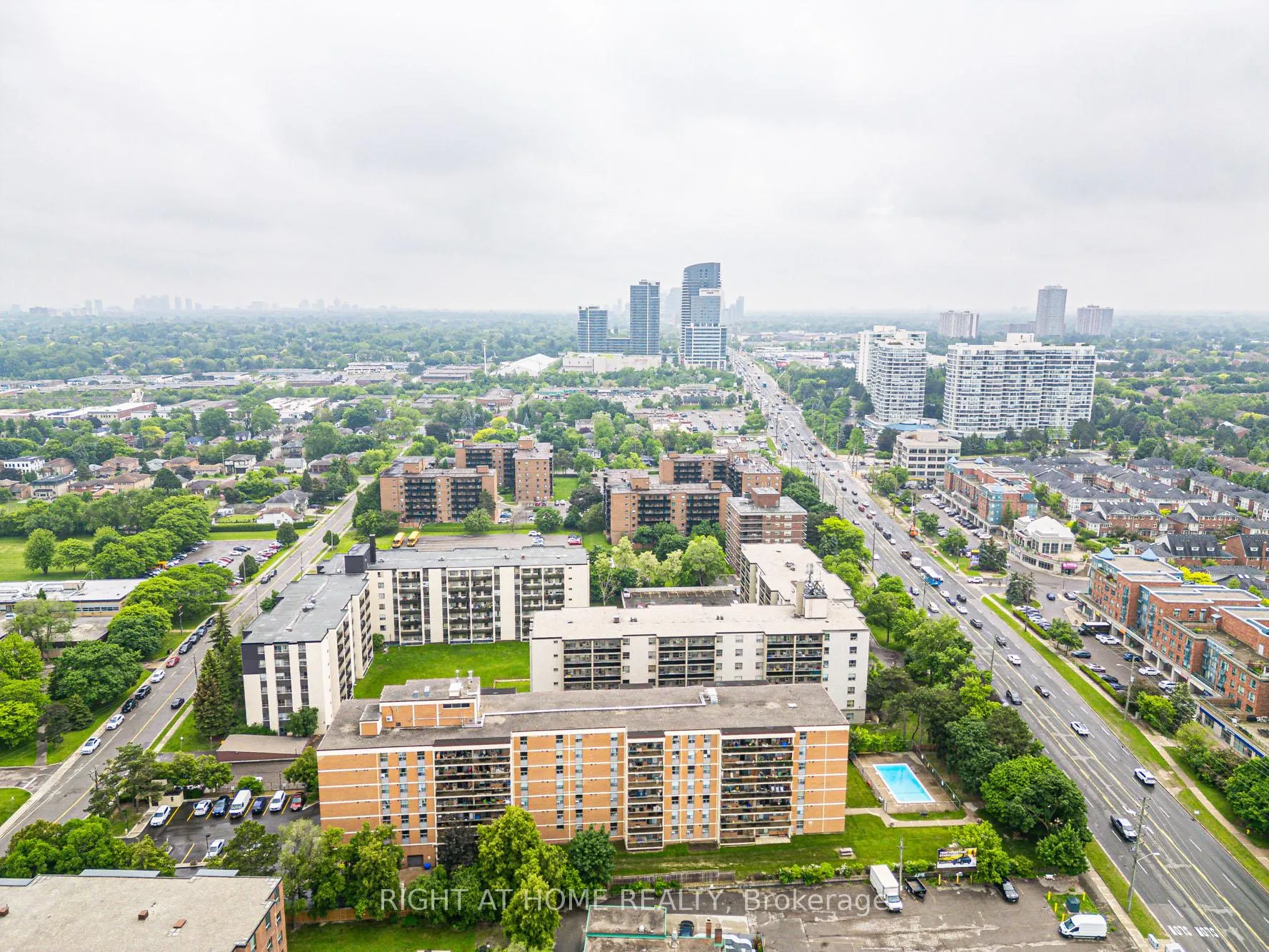 Photo 5 of Unit 607, 180 Dudley Avenue, Markham, Thornhill — HOMEH