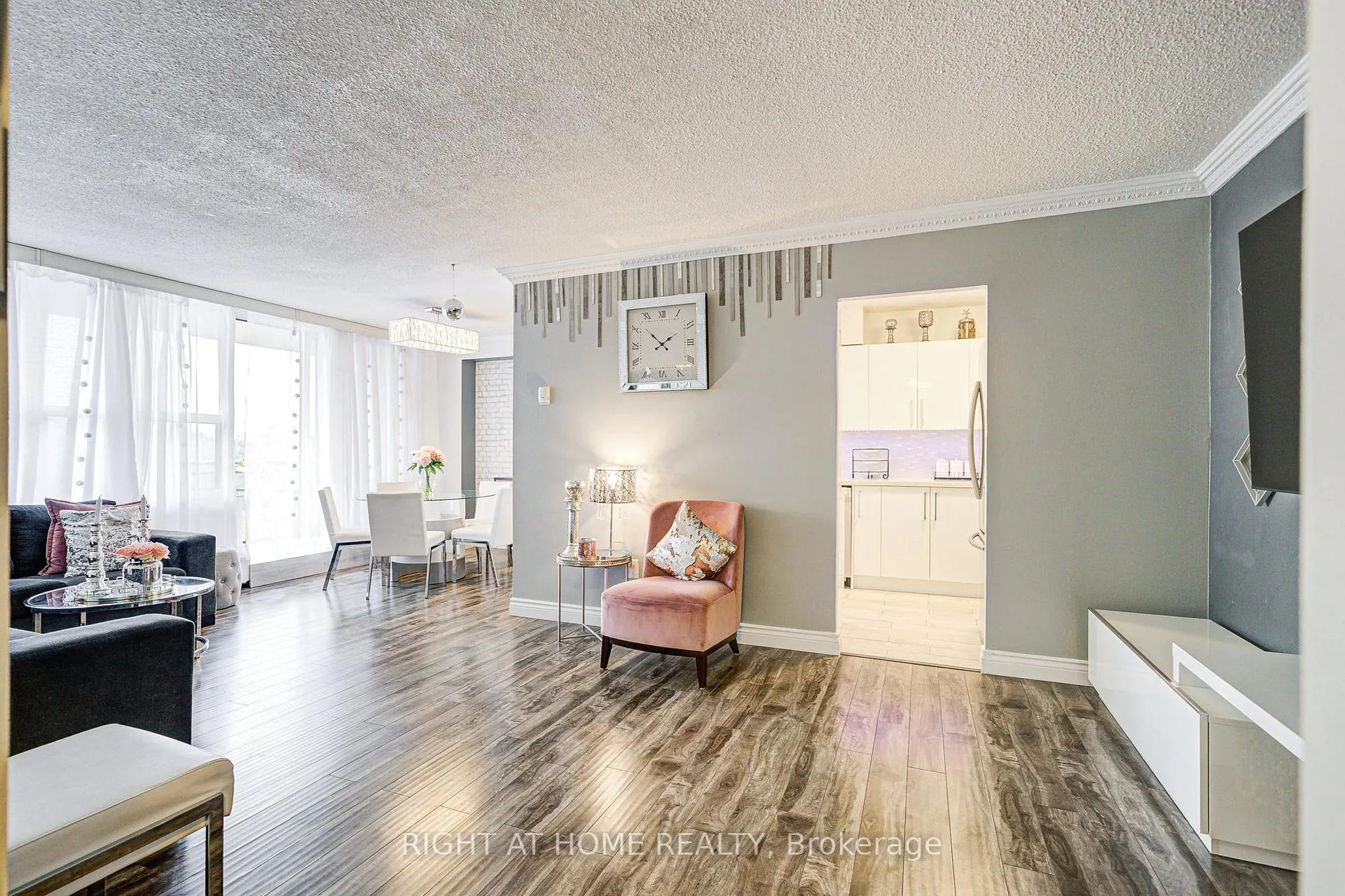Photo 9 of Unit 607, 180 Dudley Avenue, Markham, Thornhill — HOMEH