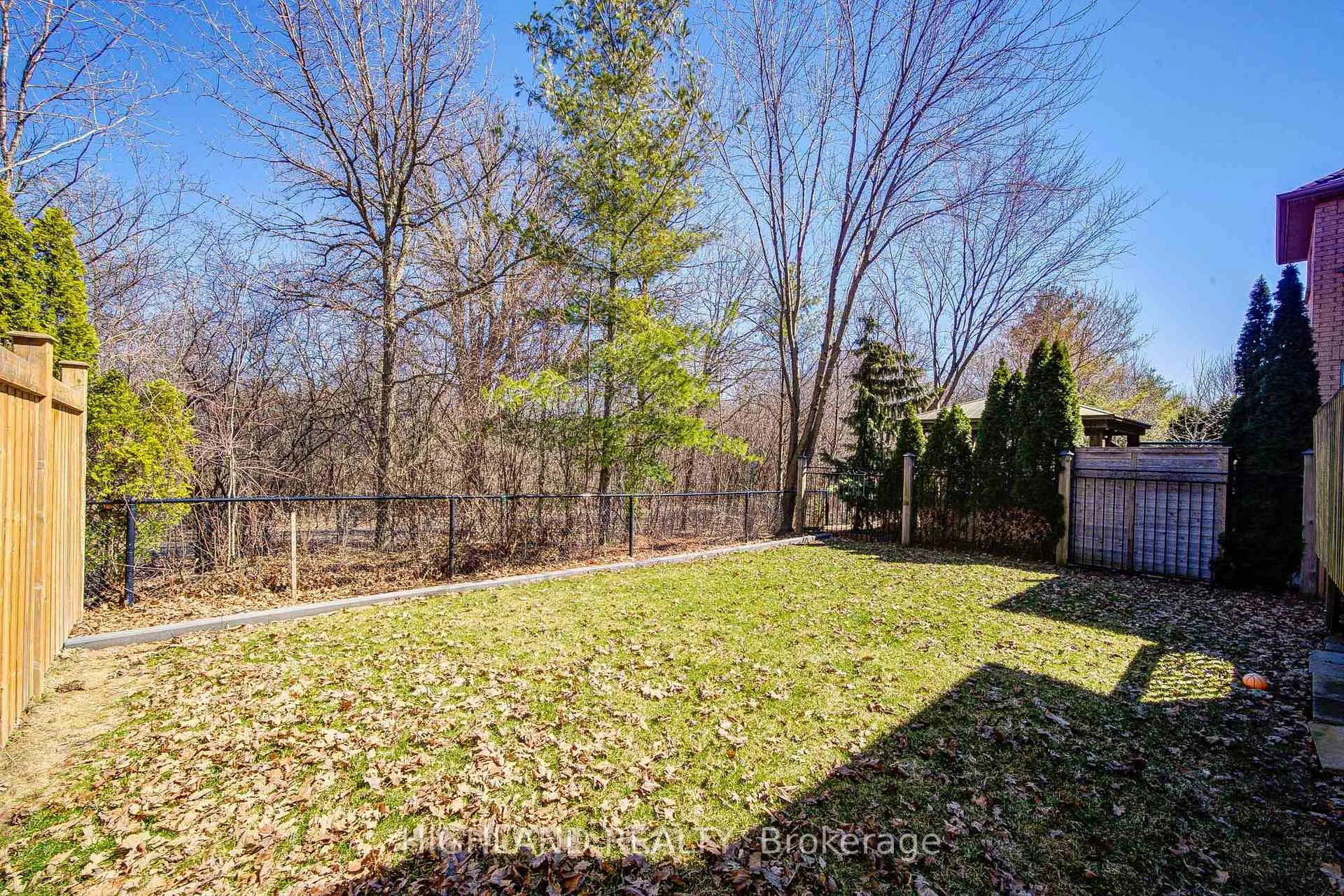 Photo 2 of 311 Duskywing Way, Oakville, Bronte — HOMEH