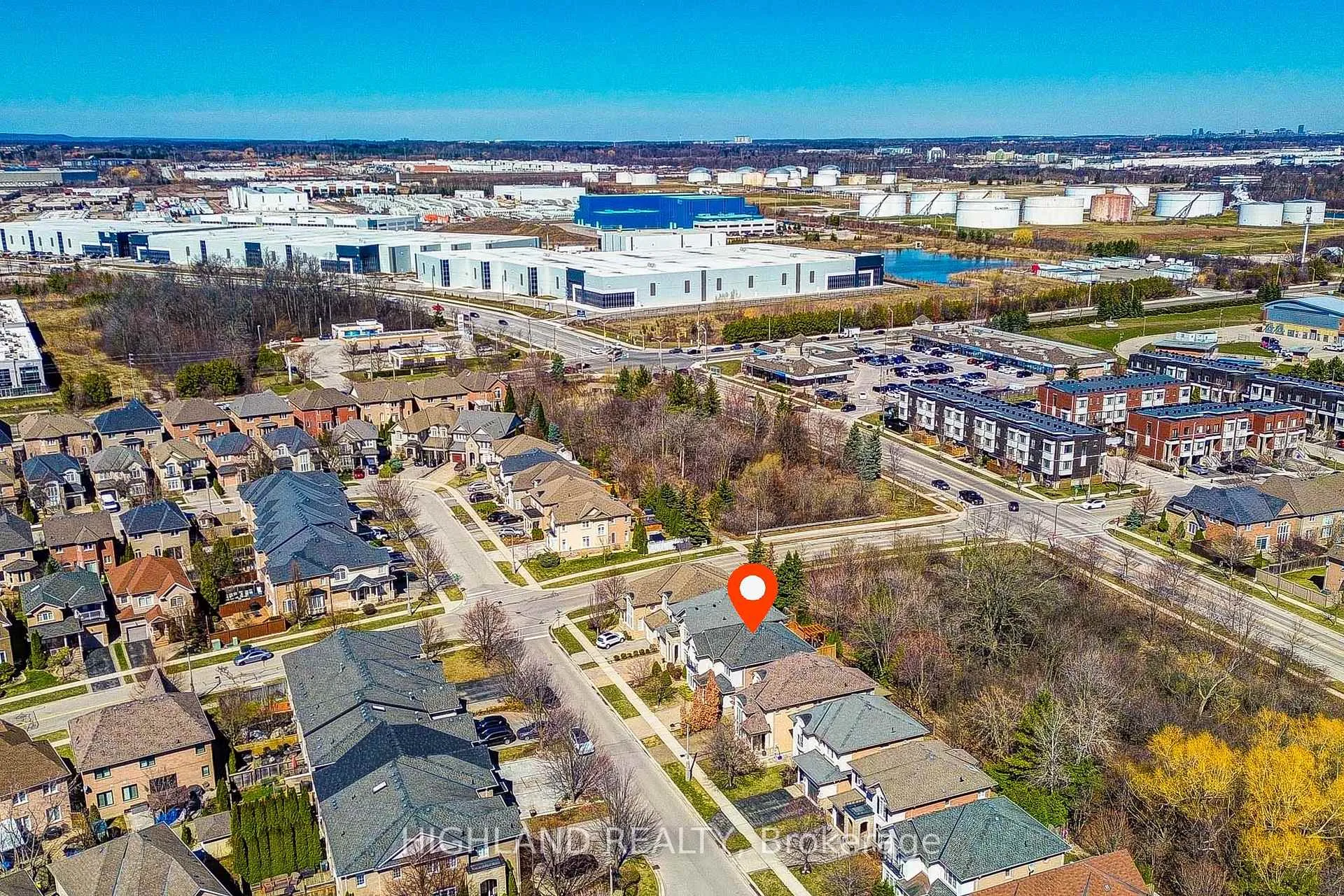 Photo 19 of 311 Duskywing Way, Oakville, Bronte — HOMEH