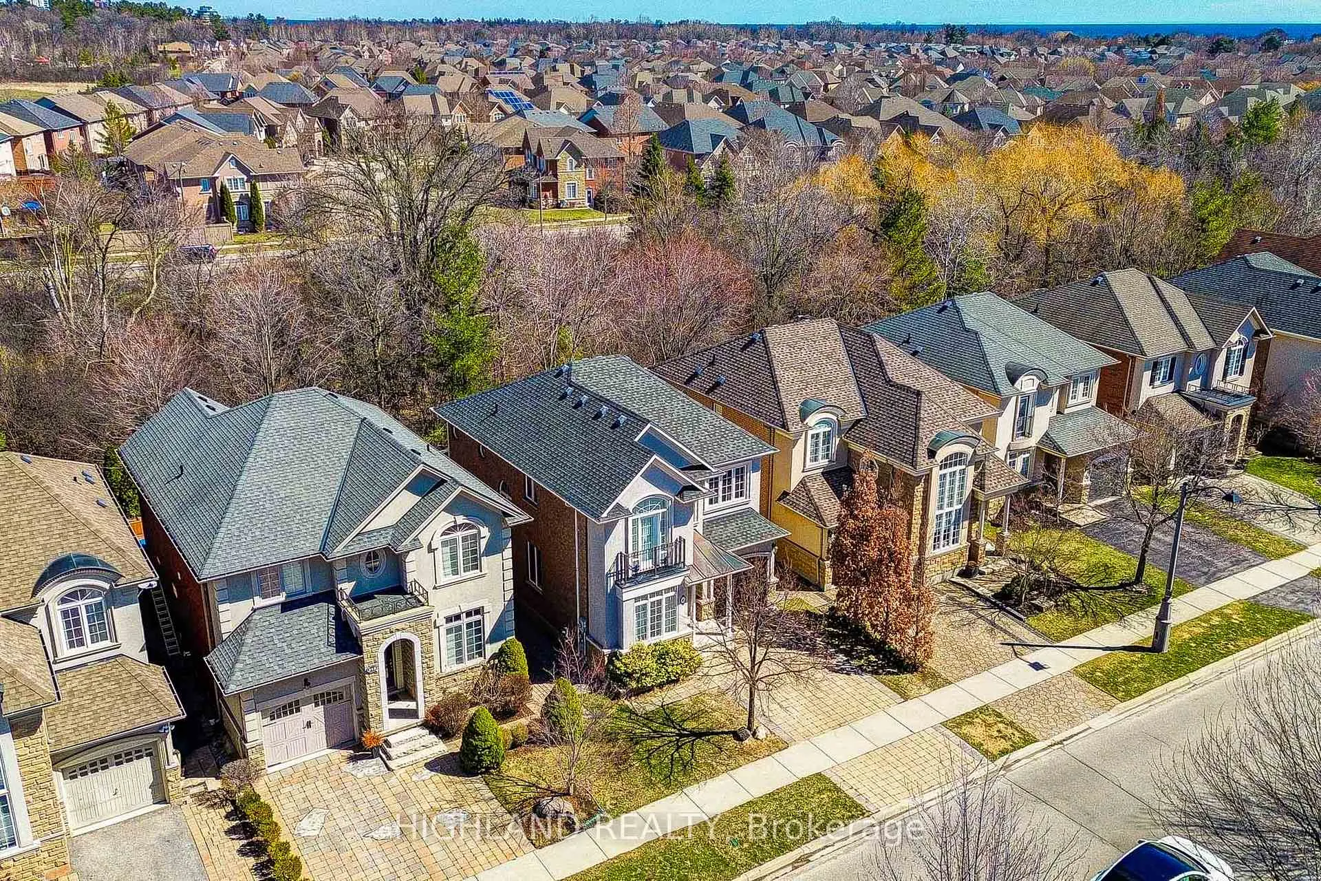 Photo 22 of 311 Duskywing Way, Oakville, Bronte — HOMEH