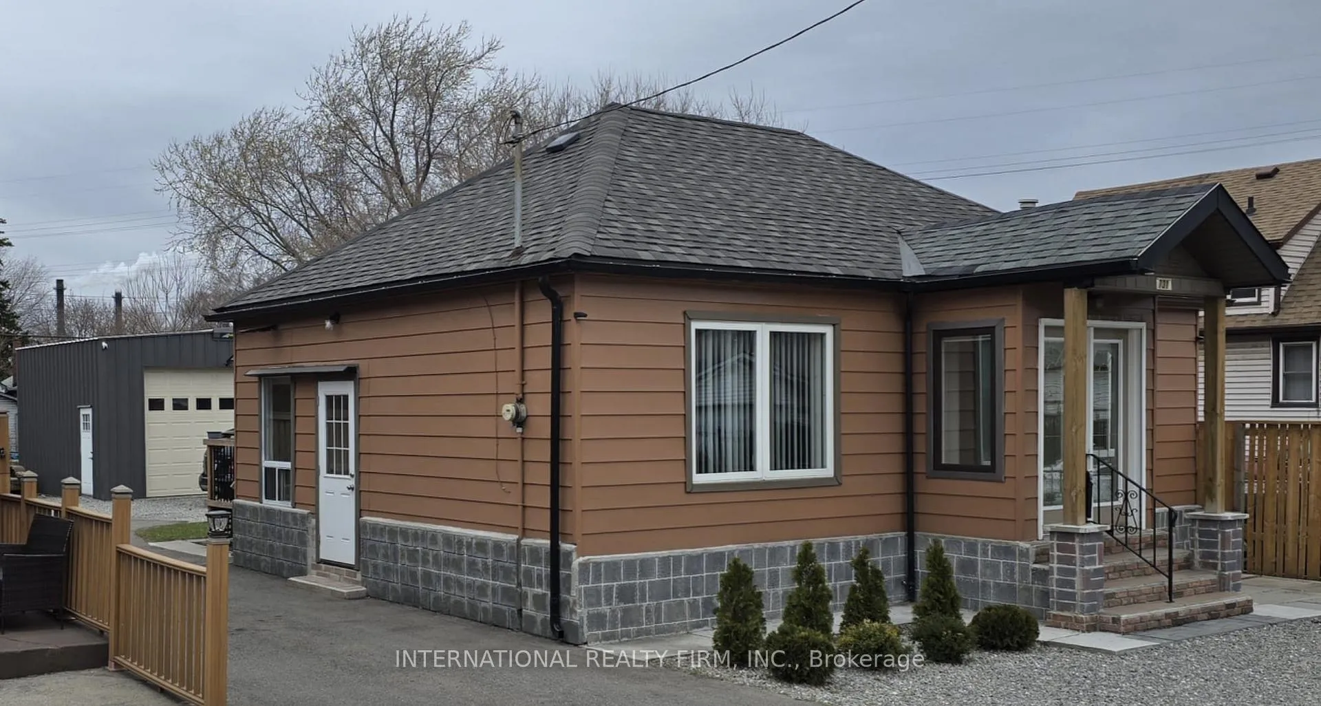 Photo 1 of 731 Knox Avenue, Hamilton, Parkview — HOMEH