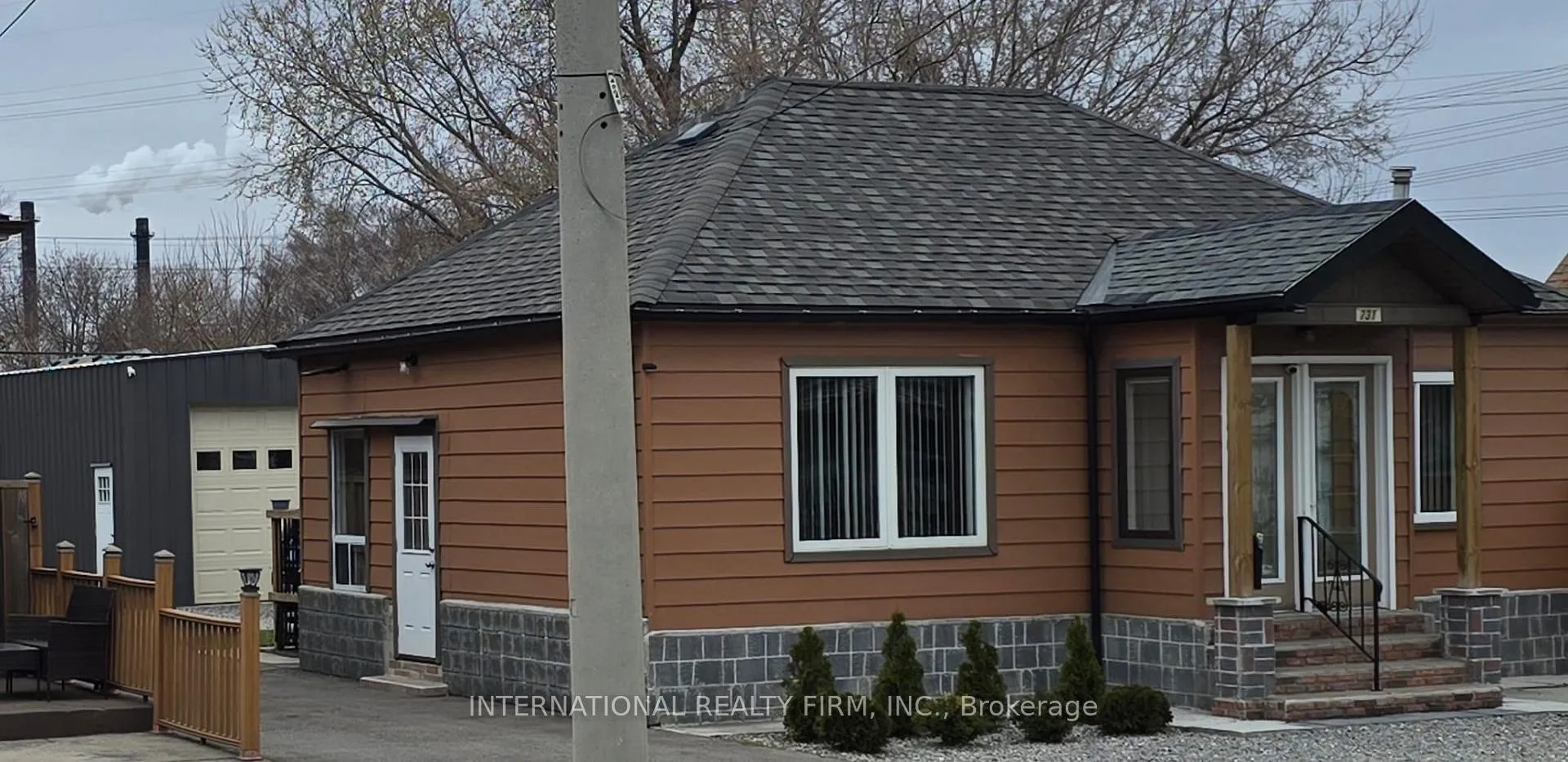 Photo 3 of 731 Knox Avenue, Hamilton, Parkview — HOMEH