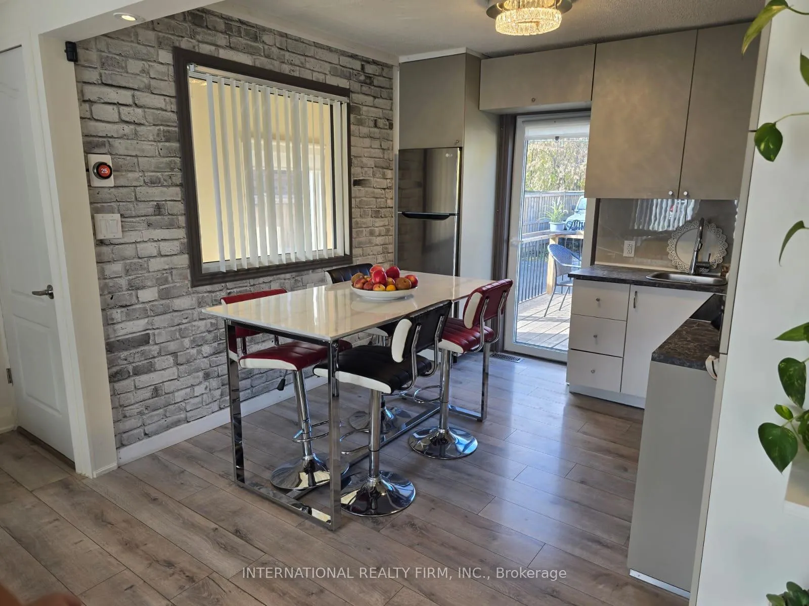 Photo 13 of 731 Knox Avenue, Hamilton, Parkview — HOMEH