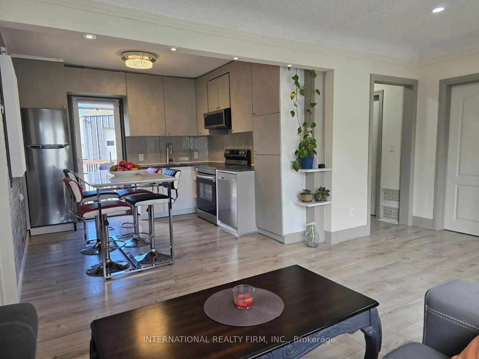 Photo 14 of 731 Knox Avenue, Hamilton, Parkview — HOMEH