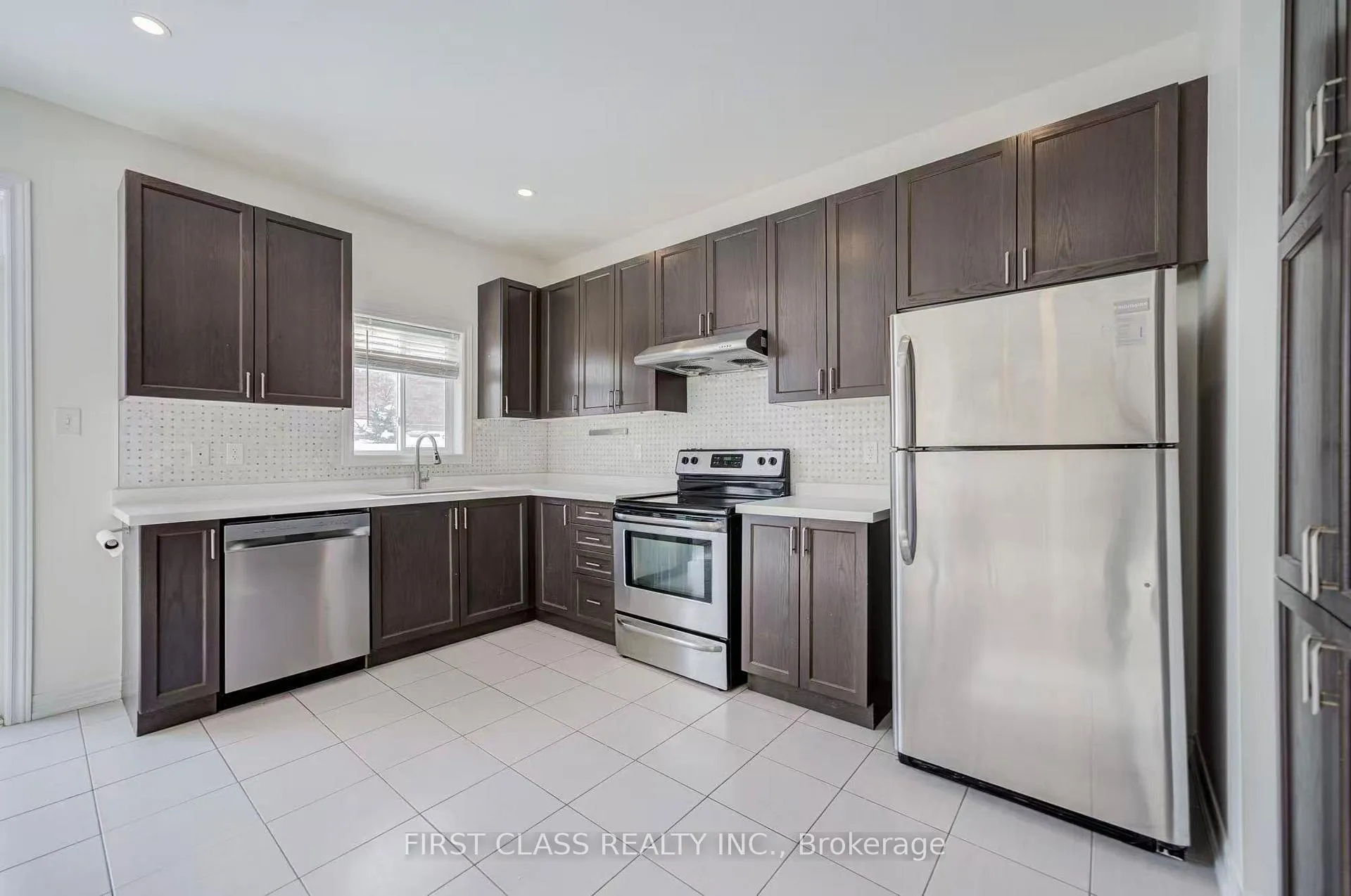 Photo 4 of 23 Grey Wing Avenue, Georgina, Keswick South — HOMEH