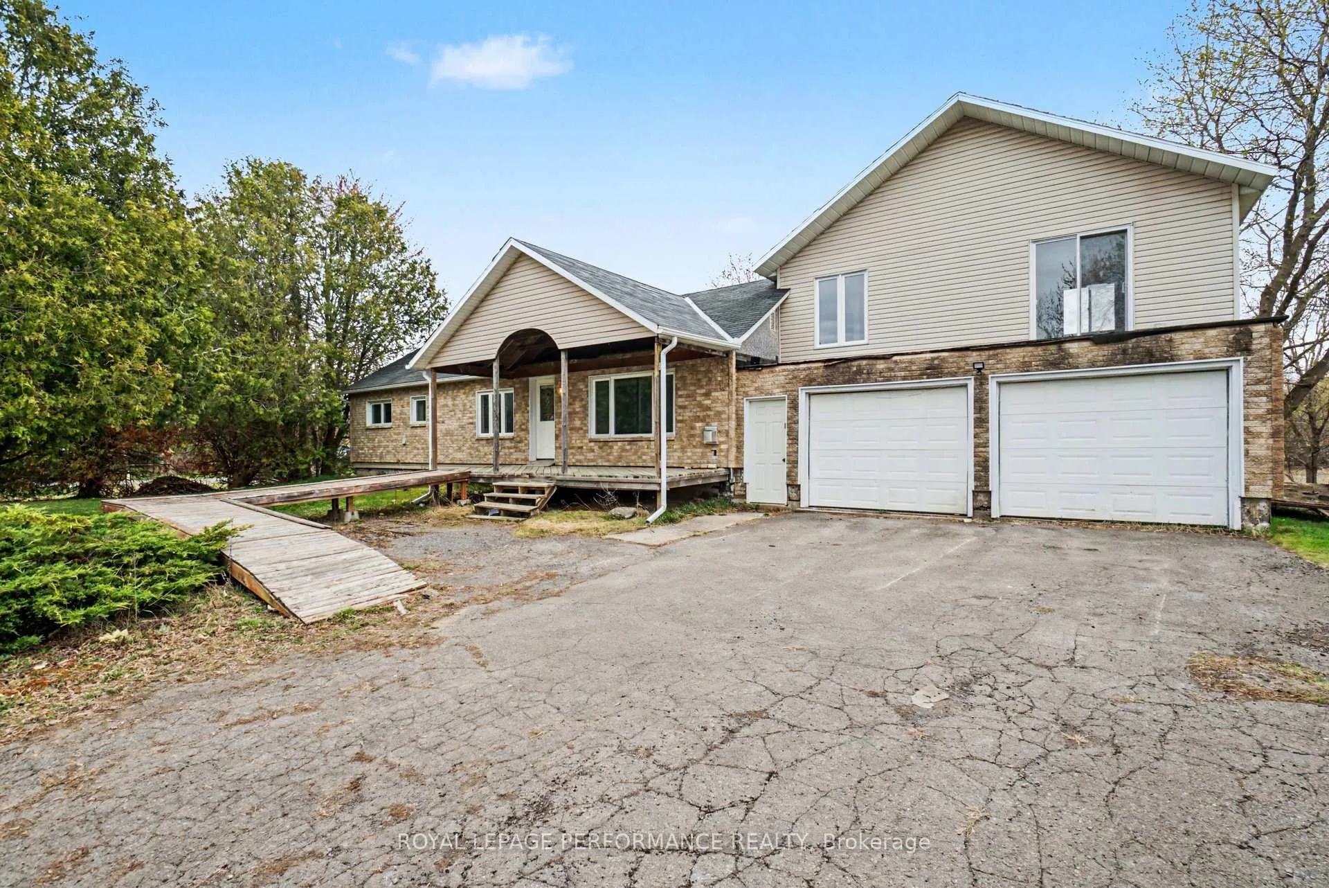 Photo 3 of 4946 Thunder Road, Ottawa, Carlsbad Springs — HOMEH