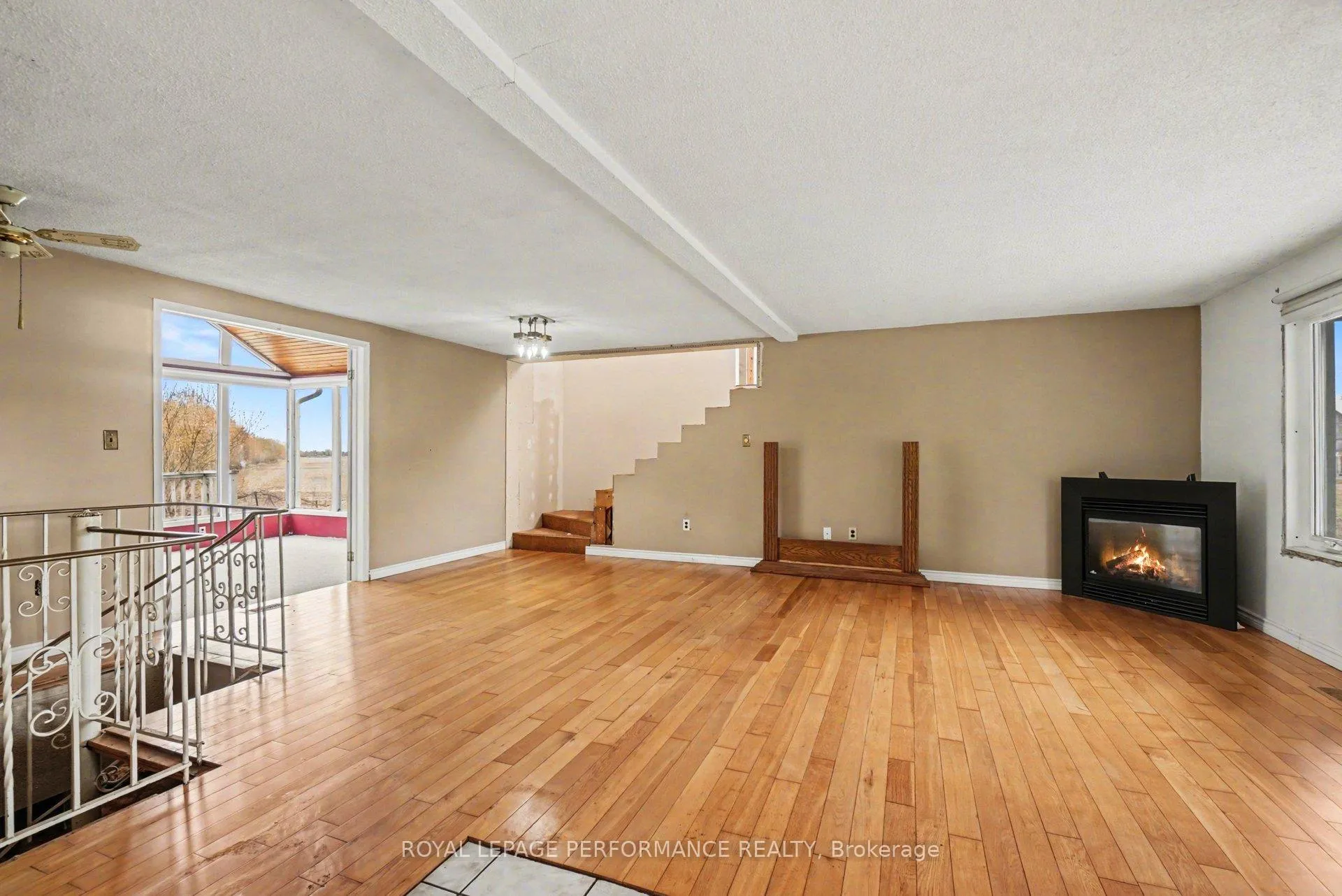 Photo 4 of 4946 Thunder Road, Ottawa, Carlsbad Springs — HOMEH